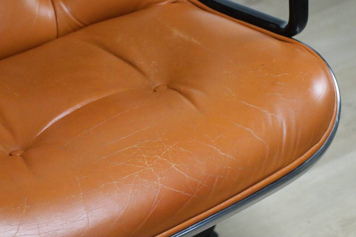 Charles Pollock leather office chair, Knoll edition, 1970