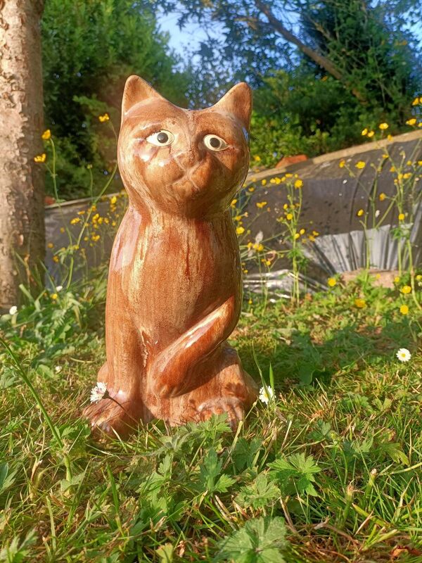 Chat en céramique