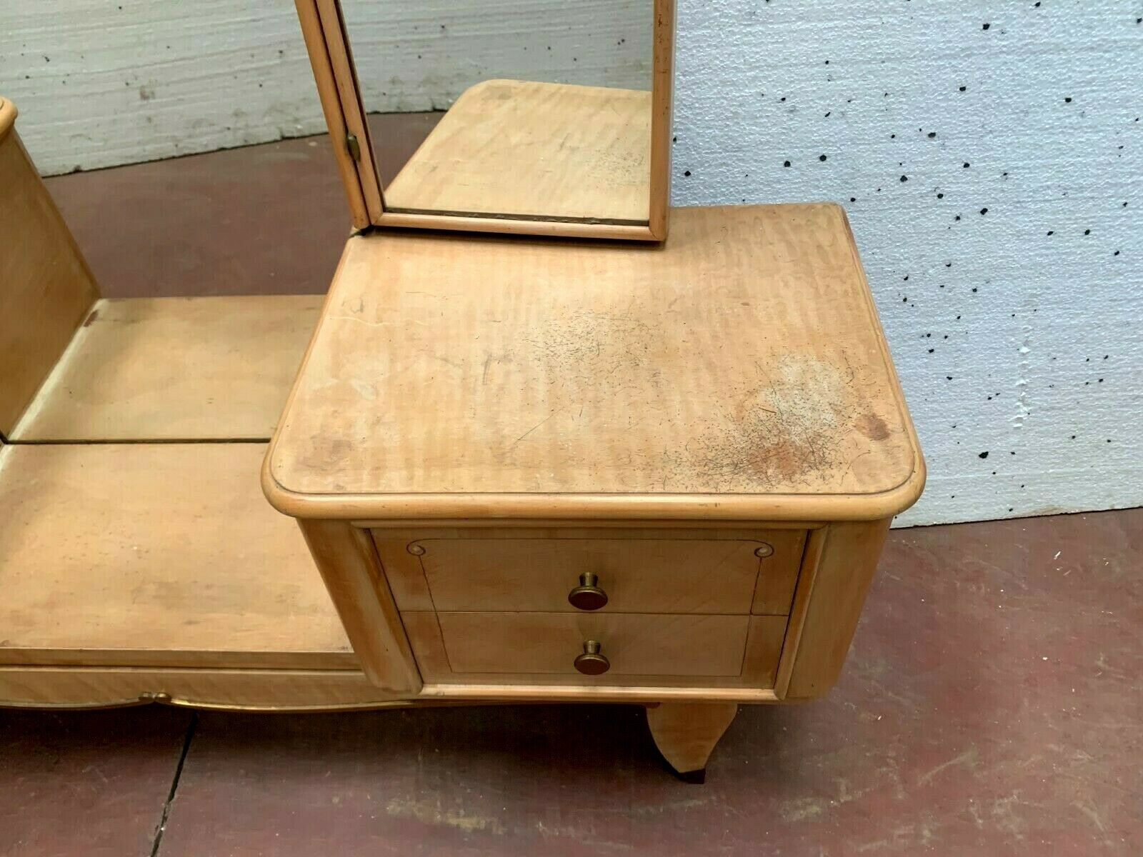 Coiffeuse Art Déco a miroir tripthique en placage de bois clair XX siècle