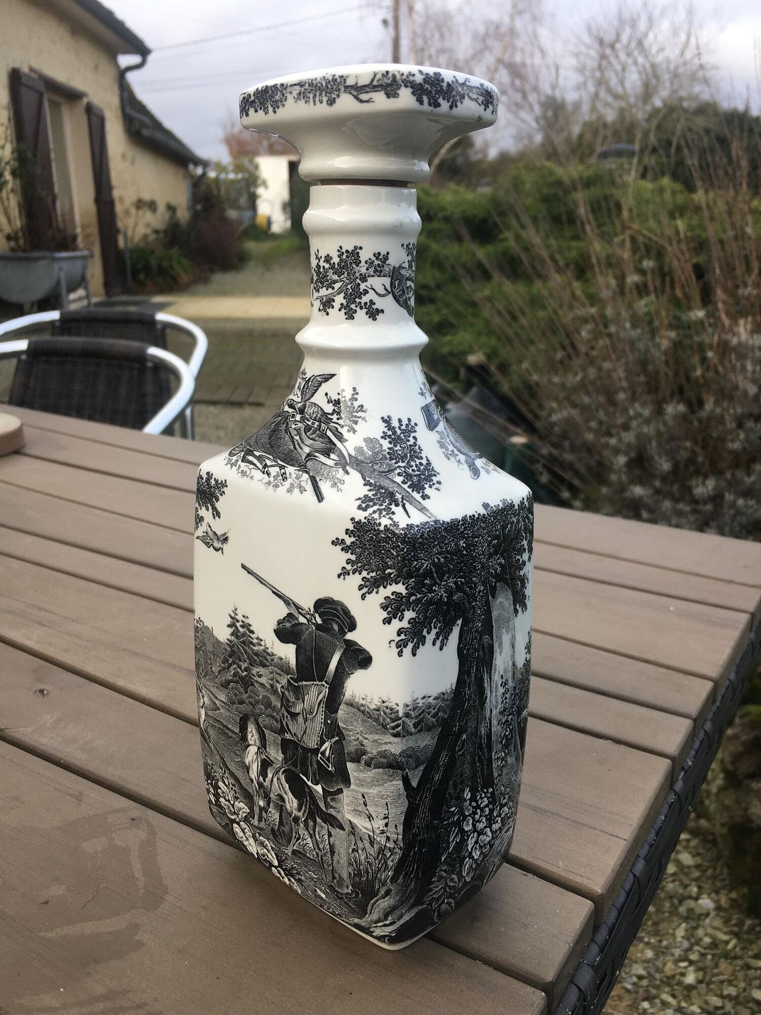 Liquor service porcelain de Villeroy - Boch, Artemis model, "The Hunt" theme (7 pieces)