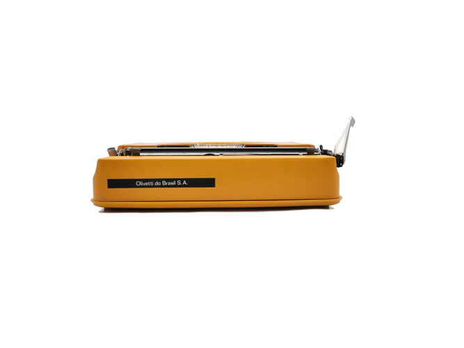 Machine à écrire Olivetti Lettera 82 Curry révisée ruban neuf