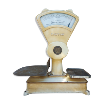 Old grocery scale testut dayton