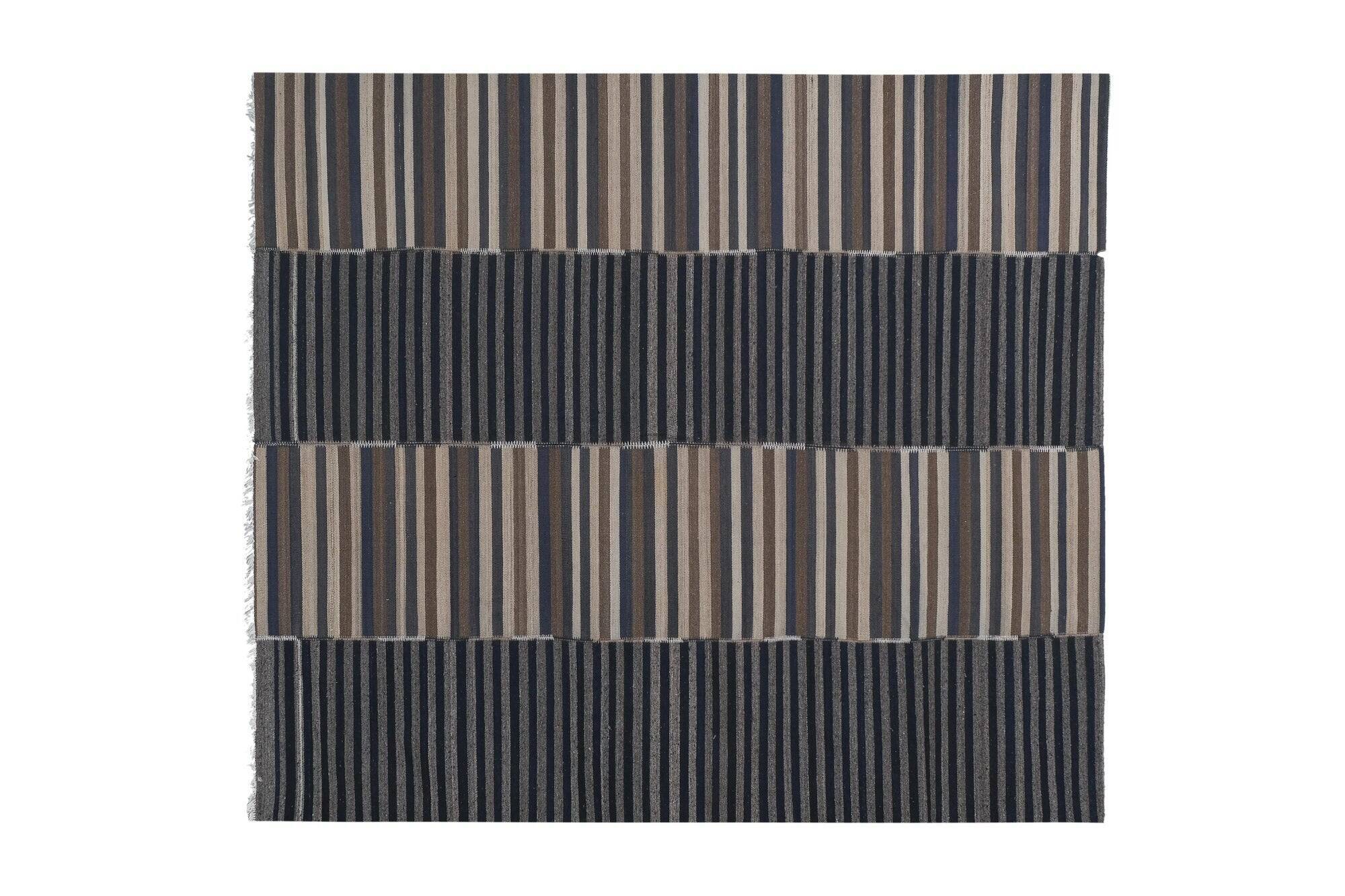 Vintage Turkish kilim, handwoven, 287x330 cm.