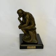 La sculpture en bronze Le Penseur, statue en bronze Rosin
