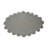Oval white placemat in crocheted cotton