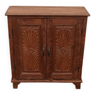 Commode en bois ancien