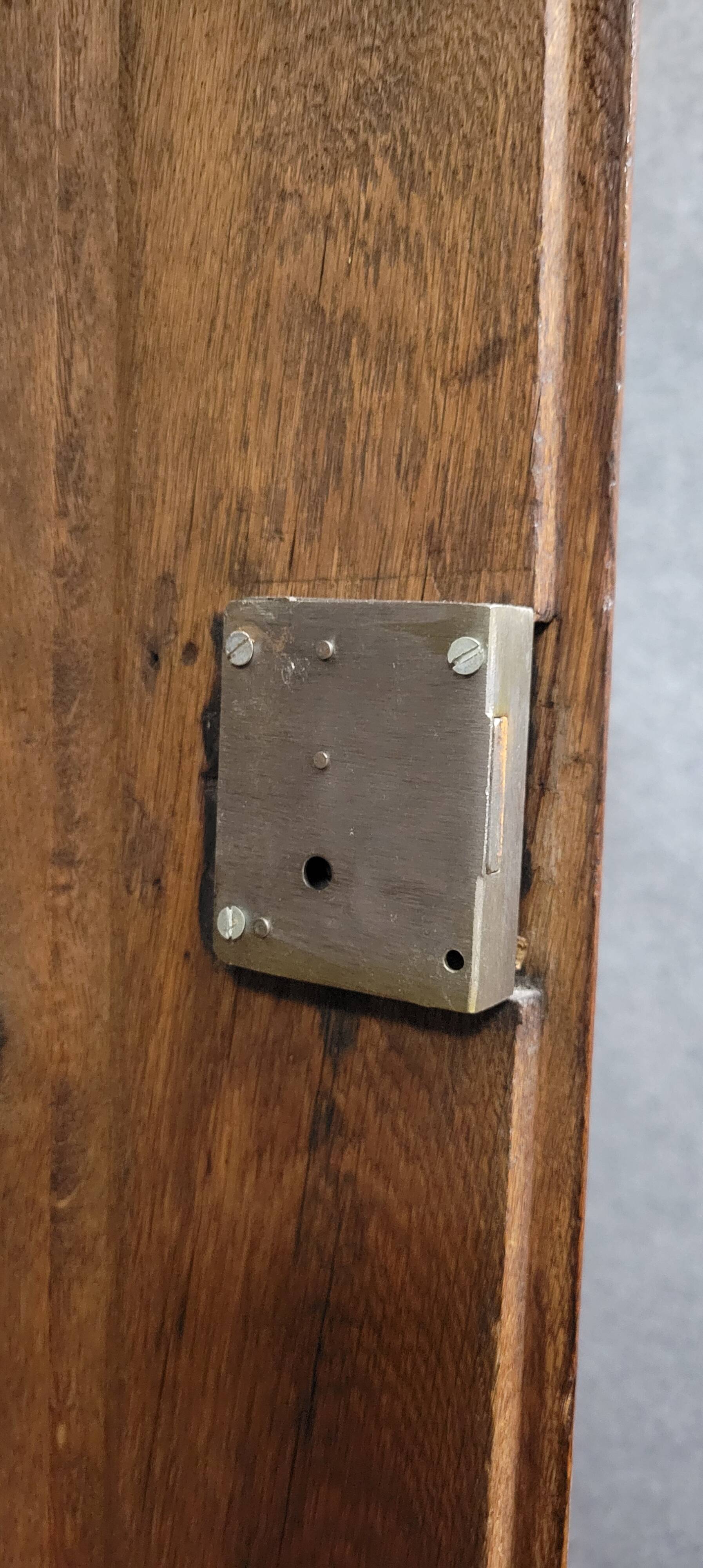 Important buffet deux corps époque Louis XV en chêne massif