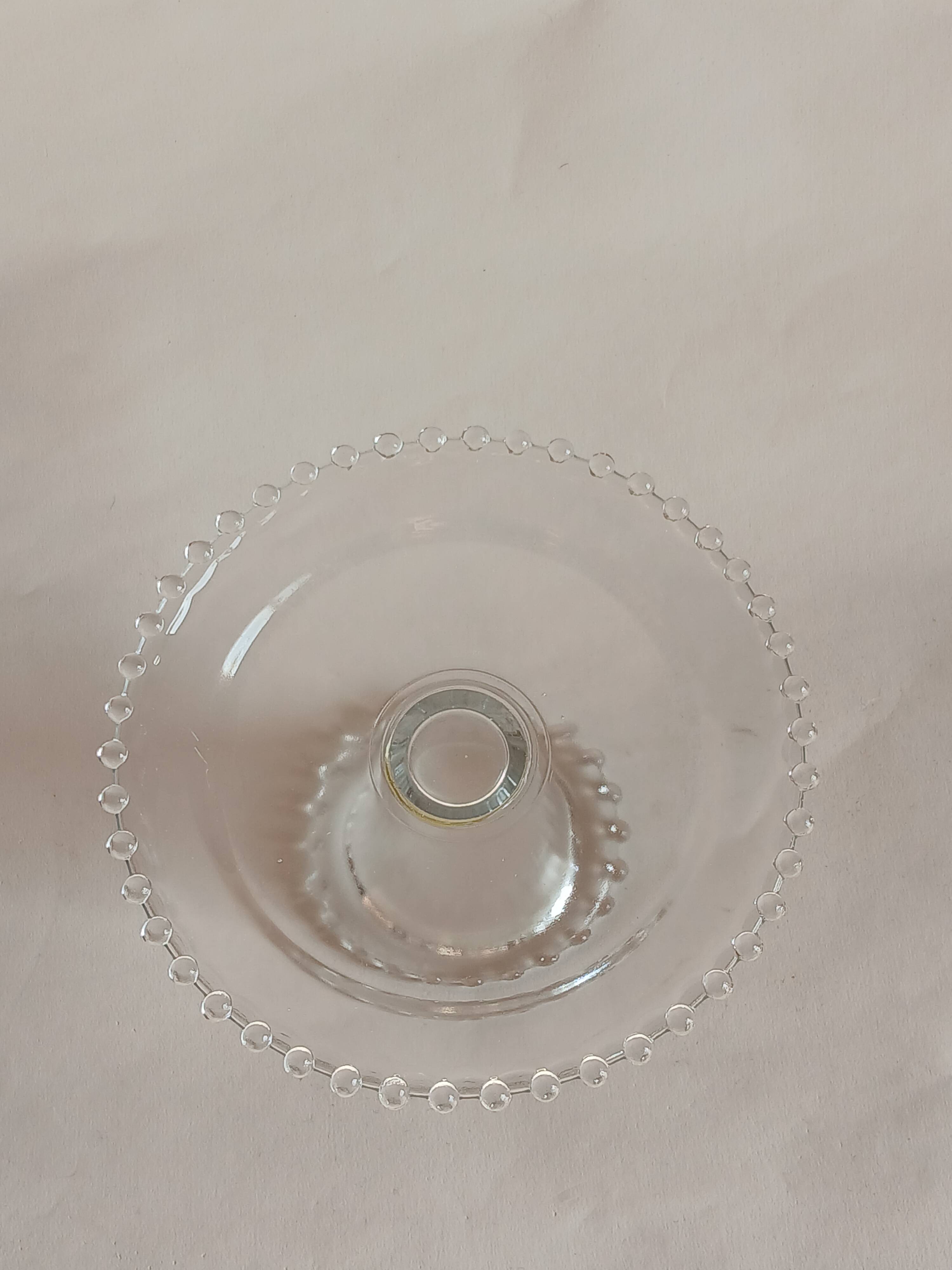 Glass cake dish