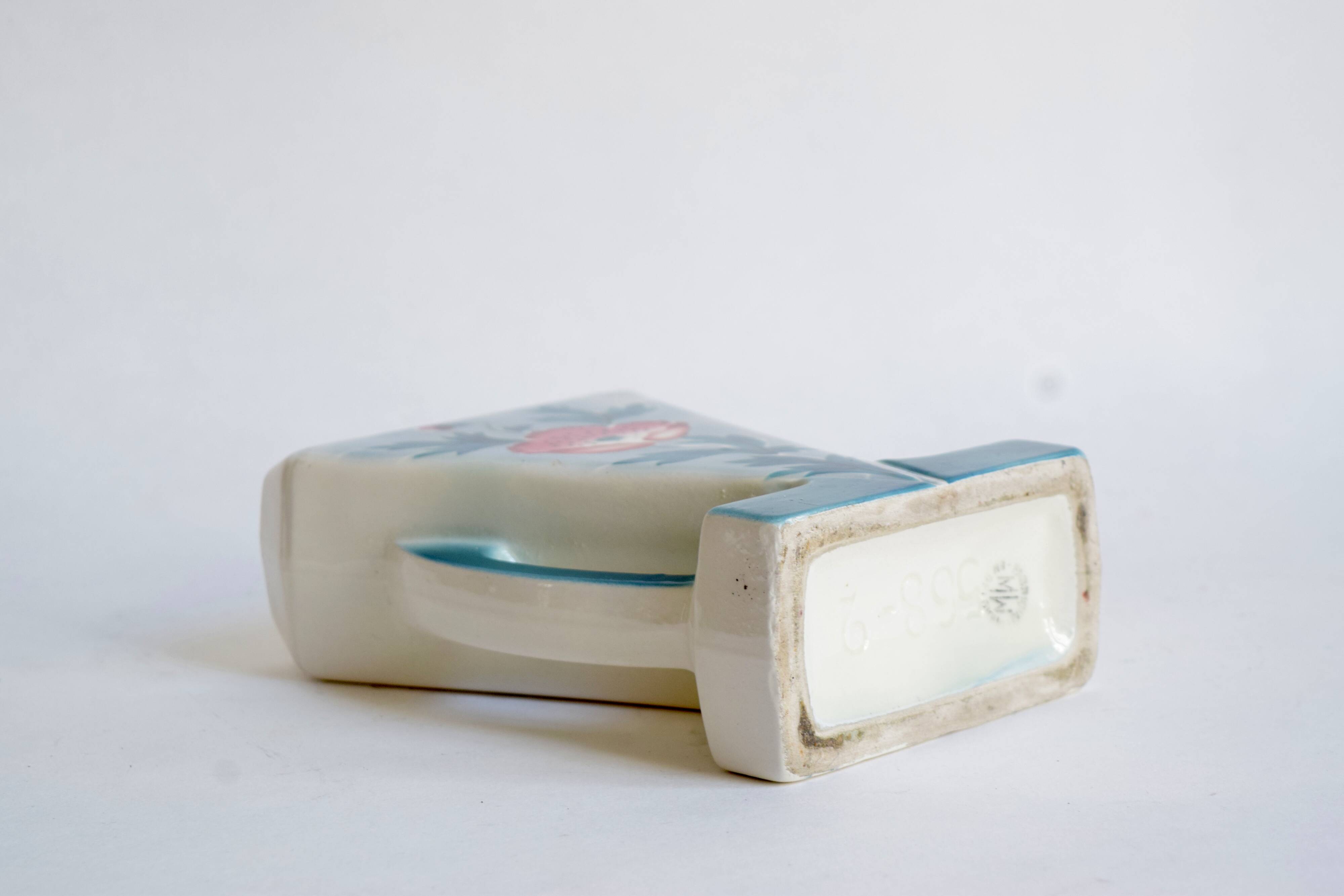 Small Art-Deco vase in glazed ceramic