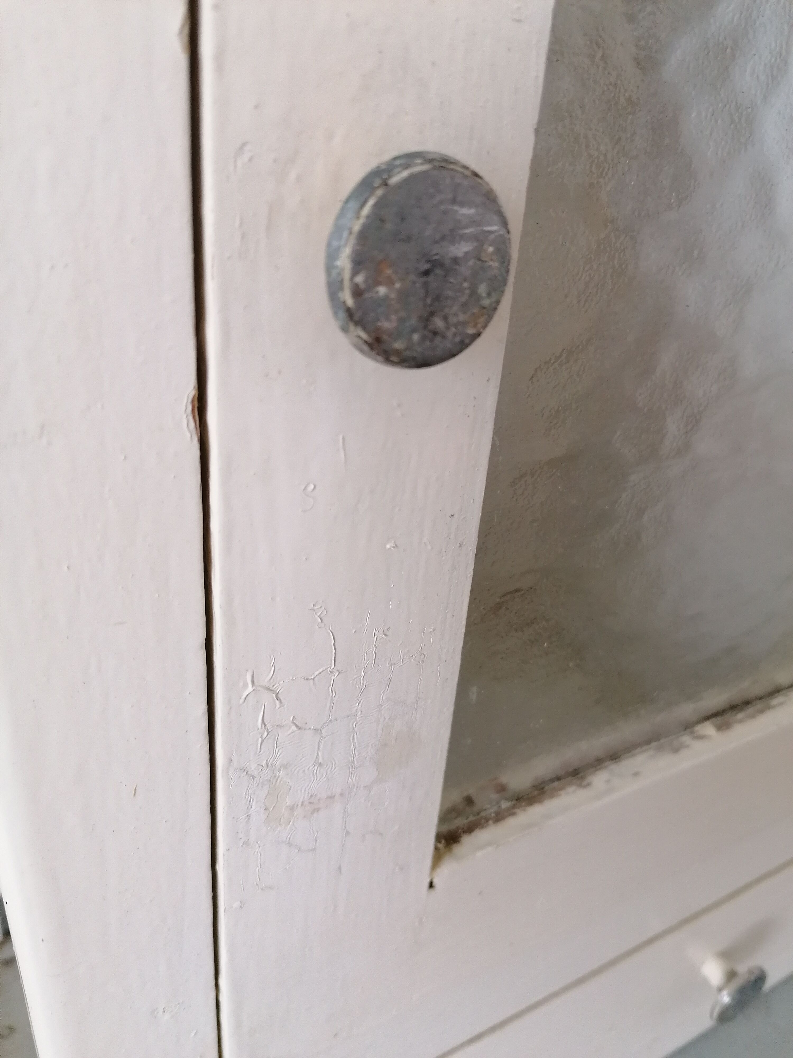 Wall-mounted toilet cabinet
