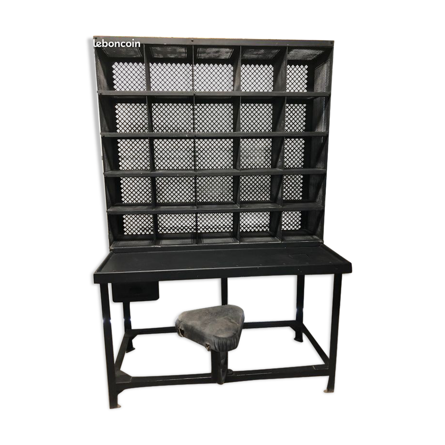 Postal sorting office