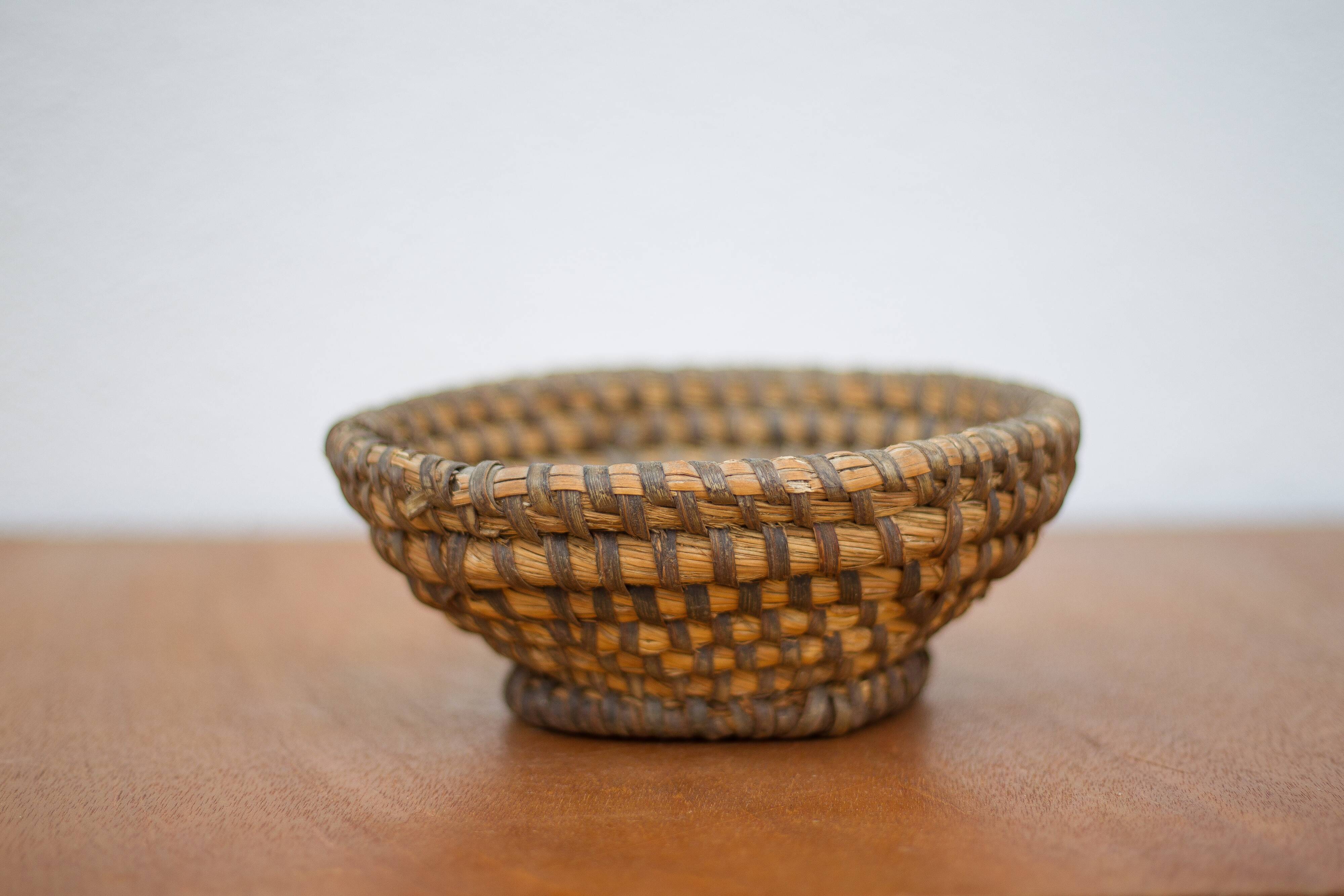 Vintage woven basket, small woven basket, bread basket, banneton