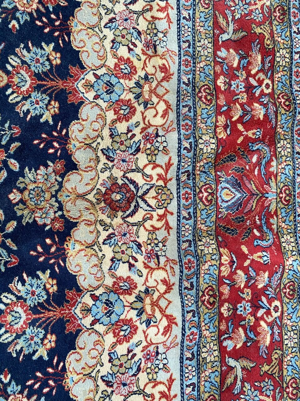 Persian style carpet in wool 250x354 cm