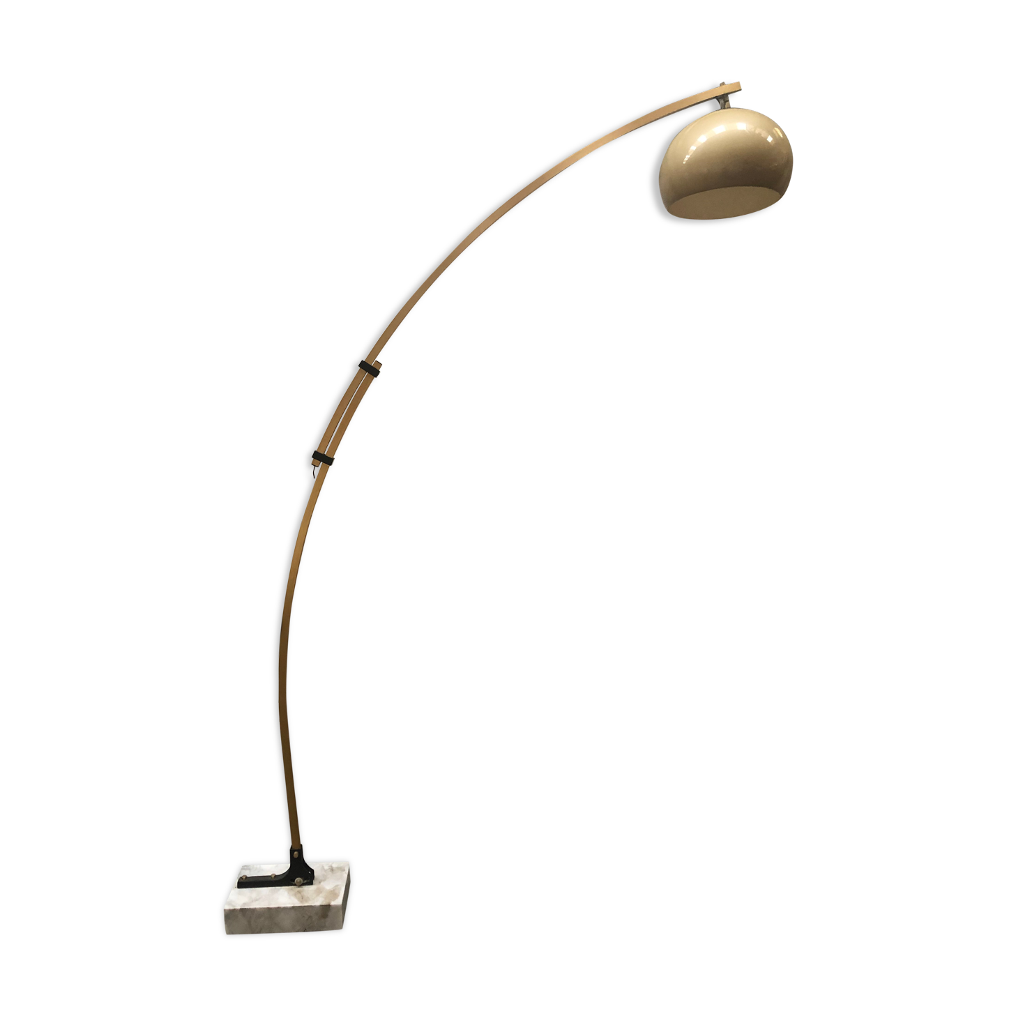 Lampadaire arc doré design des années 70
