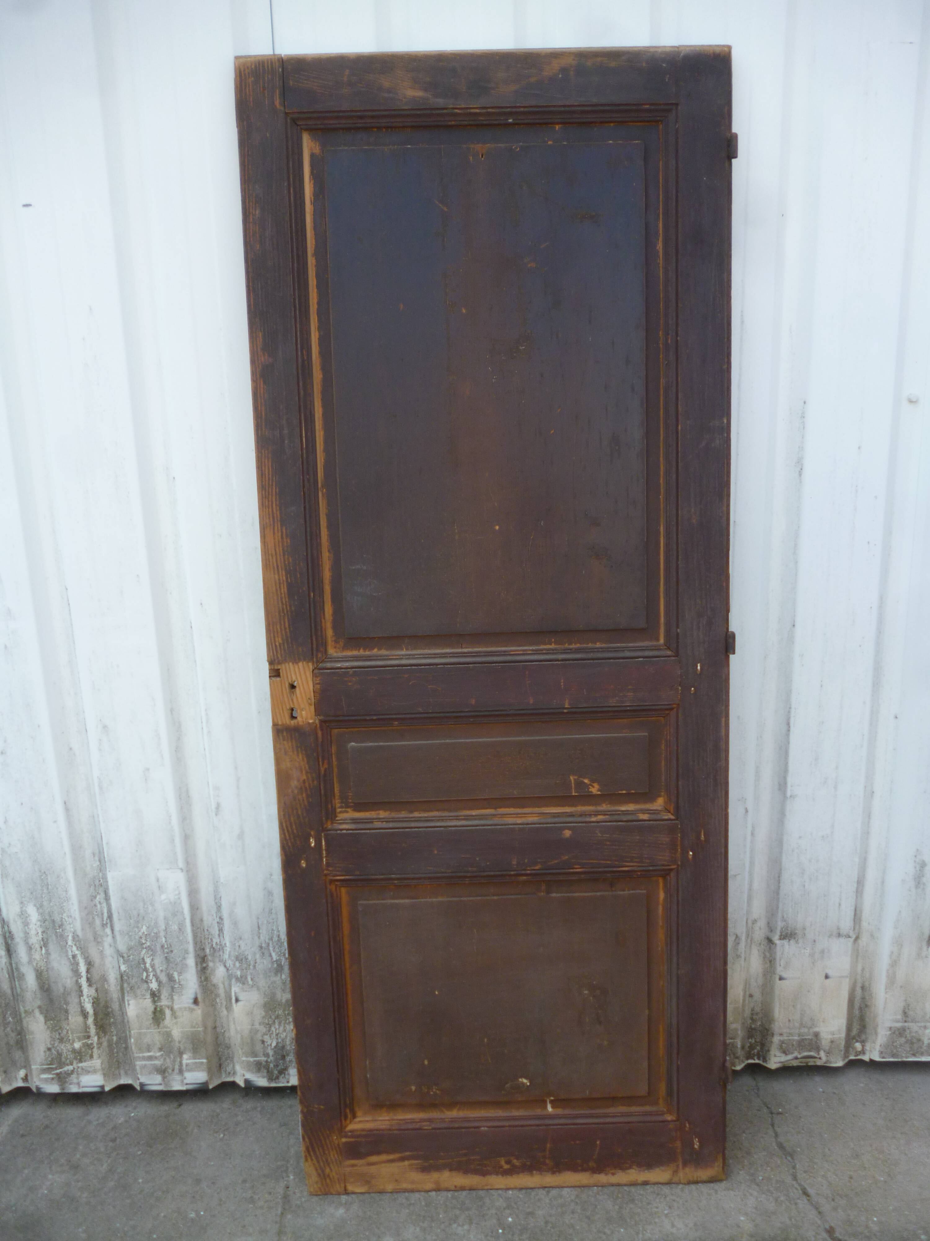 Wooden door old patina