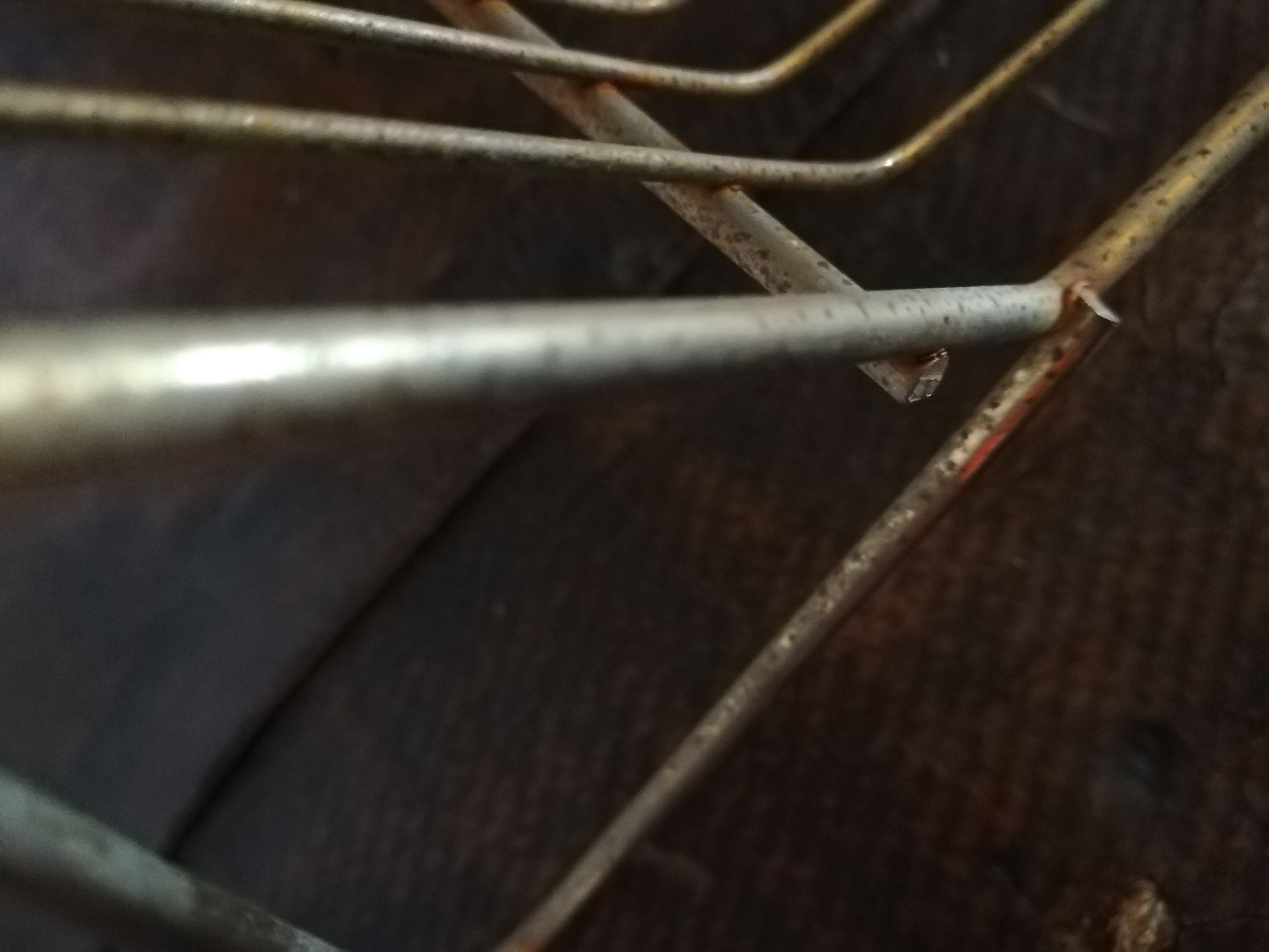 Gold metal vinyl holder and floor key