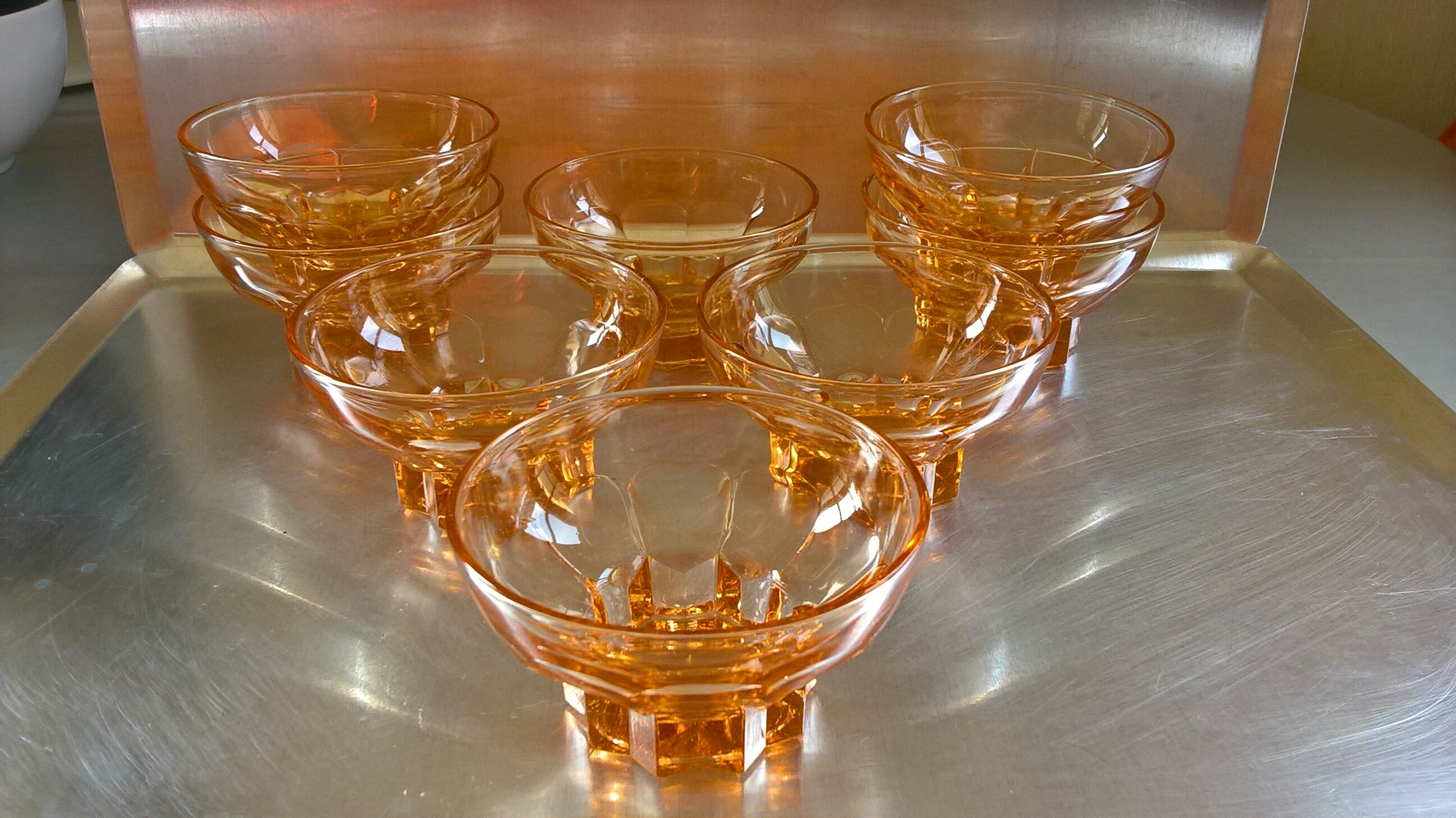 Lot of 8 vintage pink moulded glass cups, 40-50s