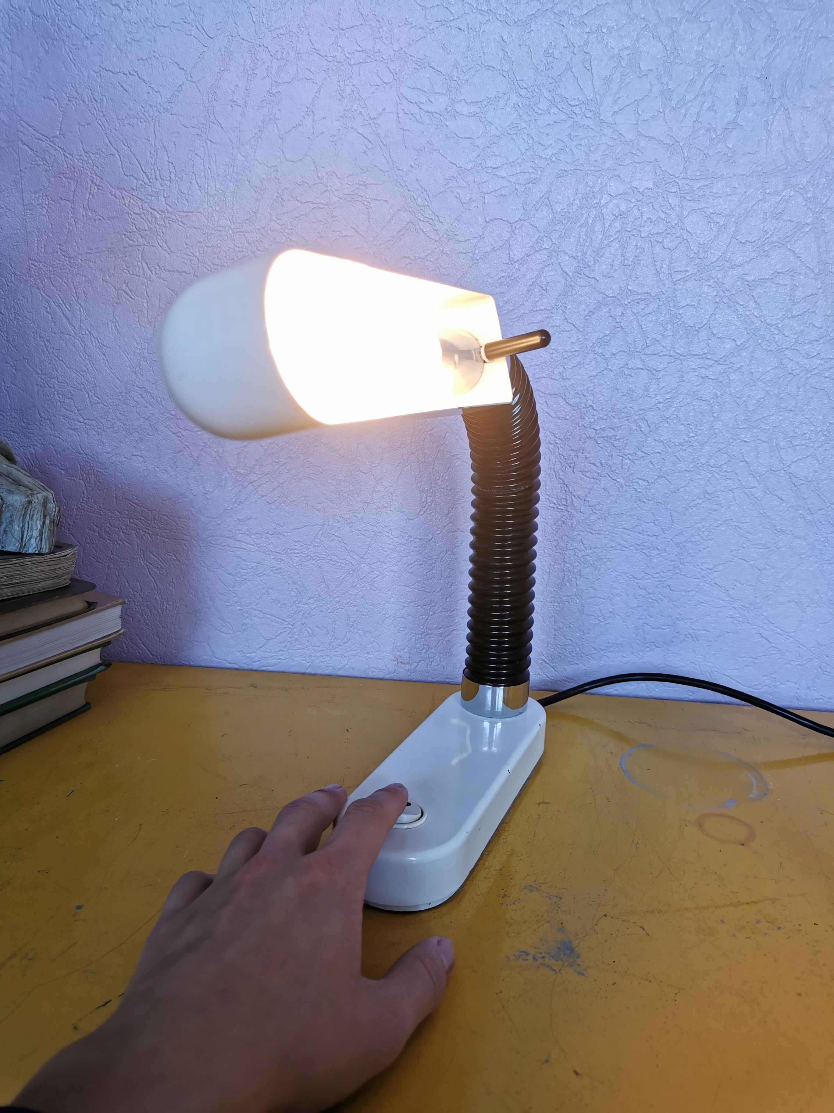 Flexible and adjustable lamp lacquered brass, 1970