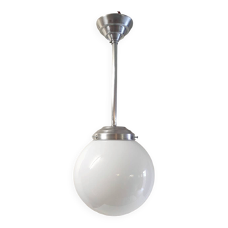 Bauhaus style suspension in aluminium and opaline, diameter 25 cm - mid 20th century.