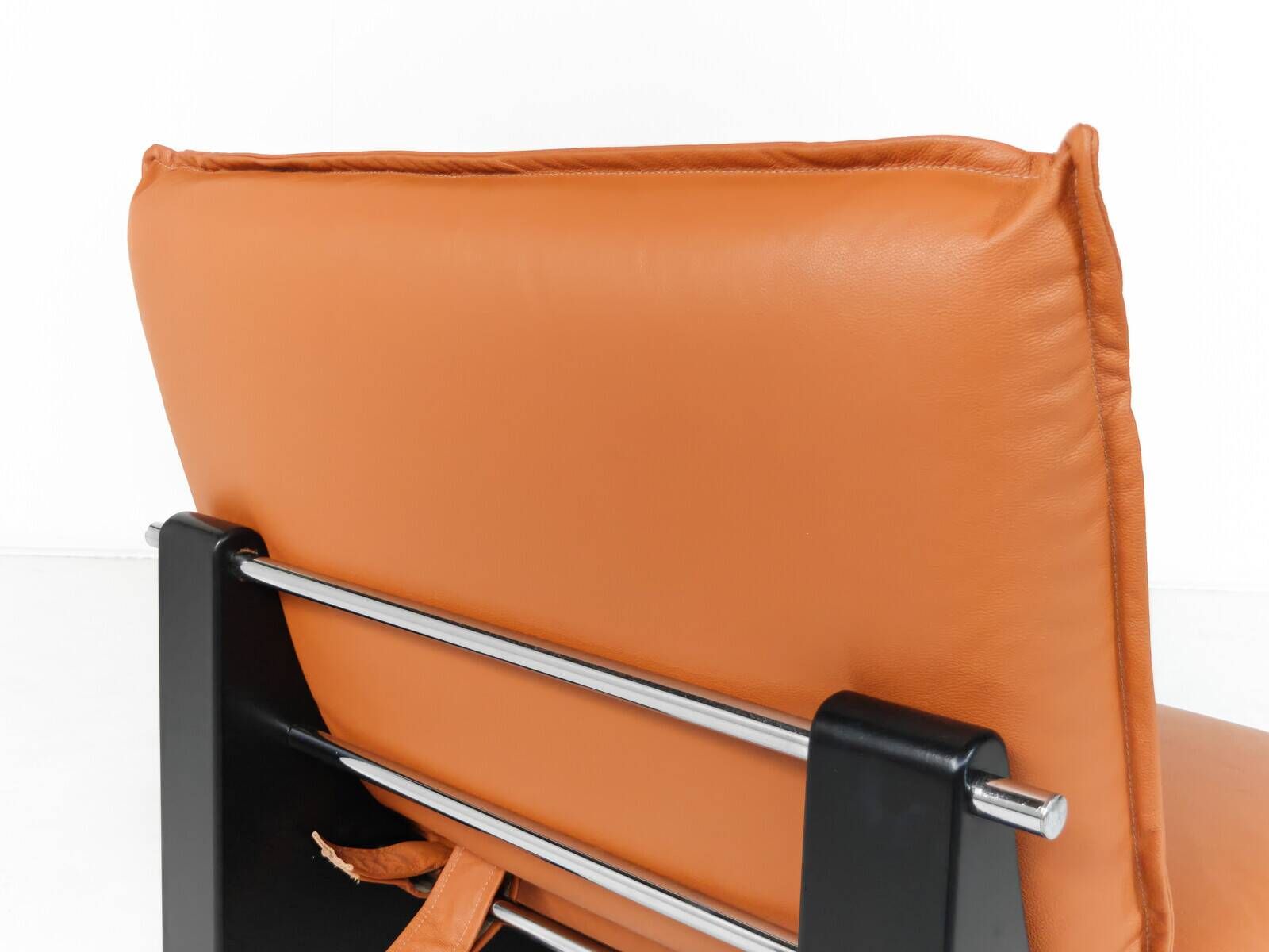 Pair of Armchairs by Guiseppe Munari, Italy, 1970s - New Upholstery