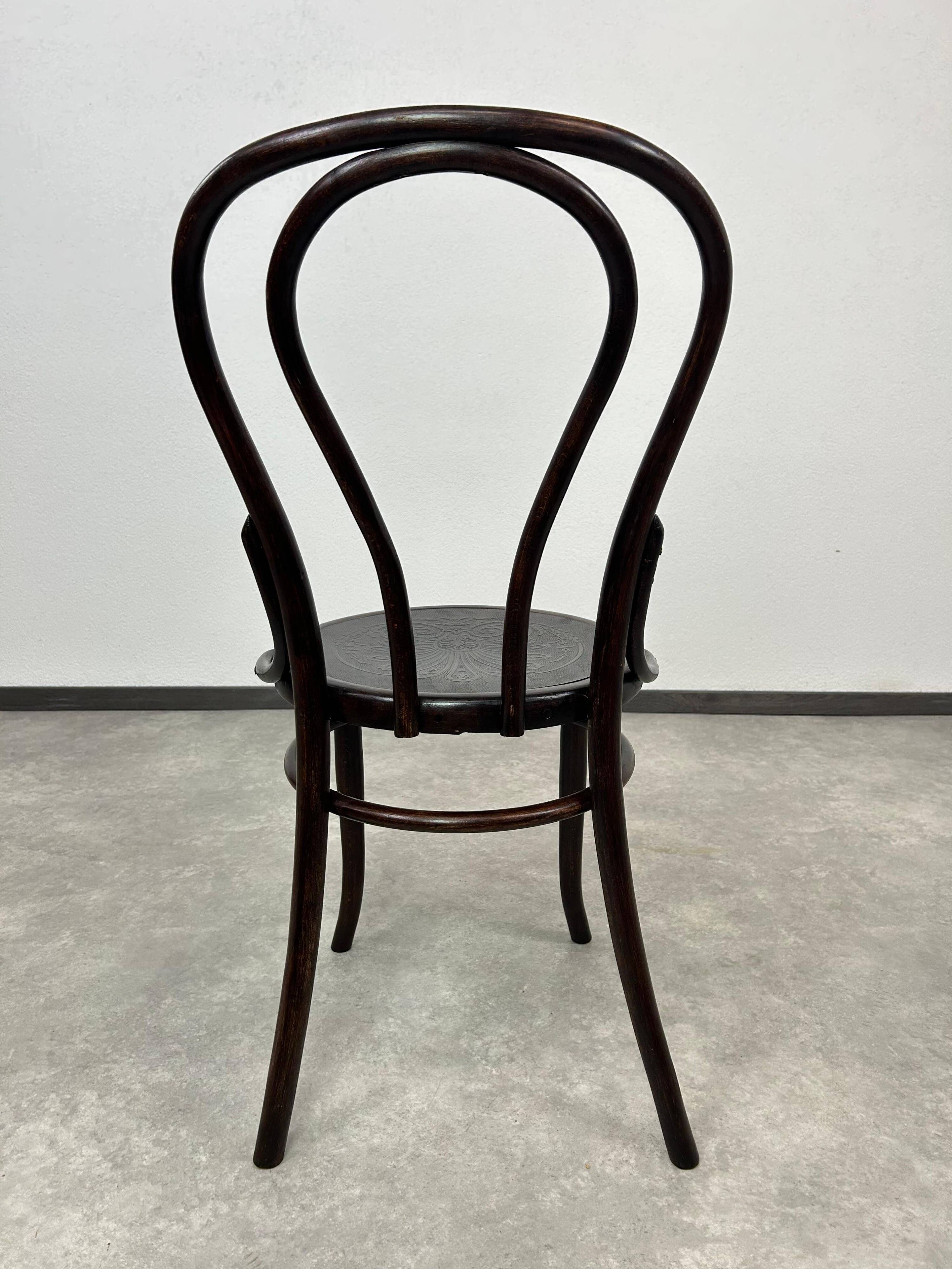 Dining chairs no.18 by Thonet