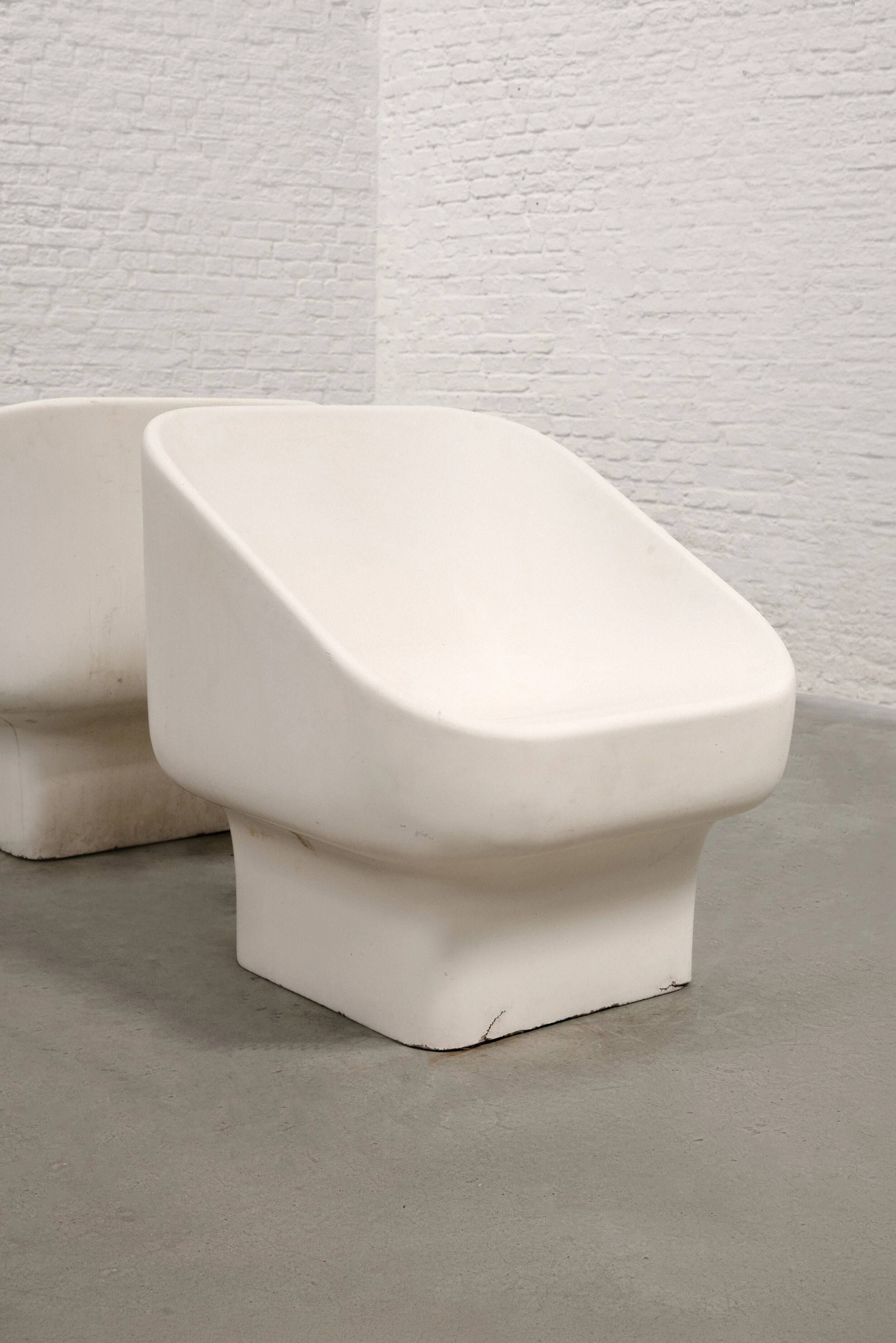 Pair of Douglas Deeds fiberglass Garden lounge chairs for Sintoform, USA