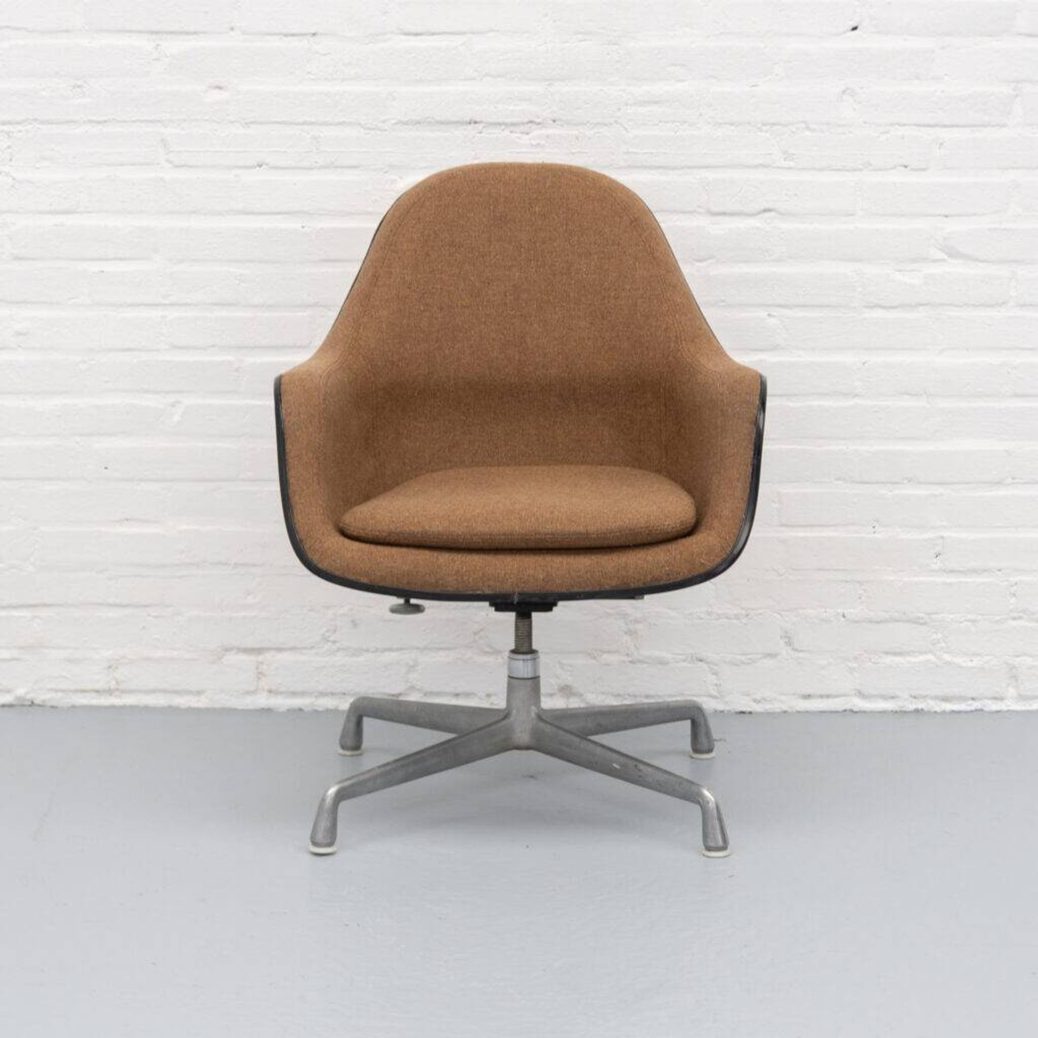 Chaise Eames à coussin libre EC176 Herman Miller années 1970