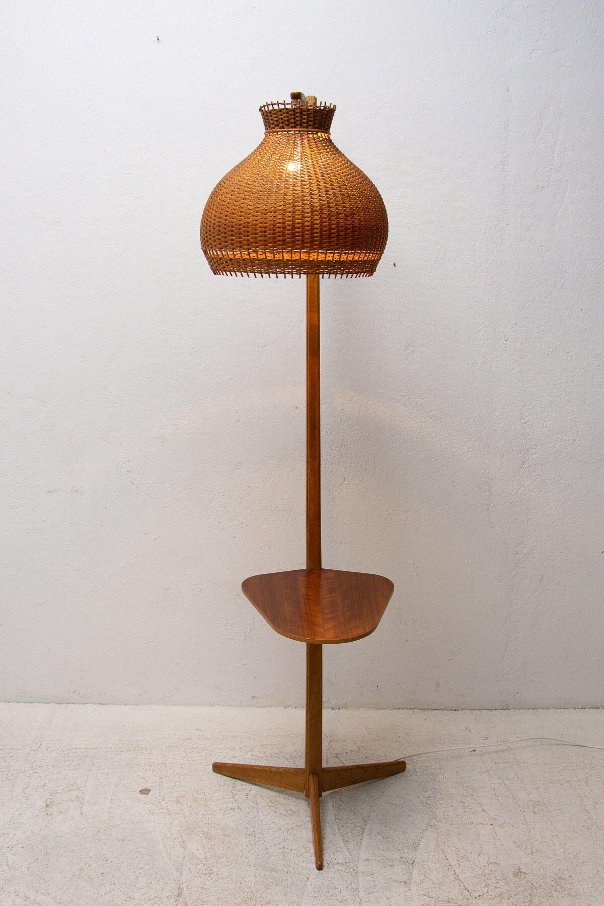 Mid century single floor lamp from Krasna Jizba, 1950´s, Czechoslovakia