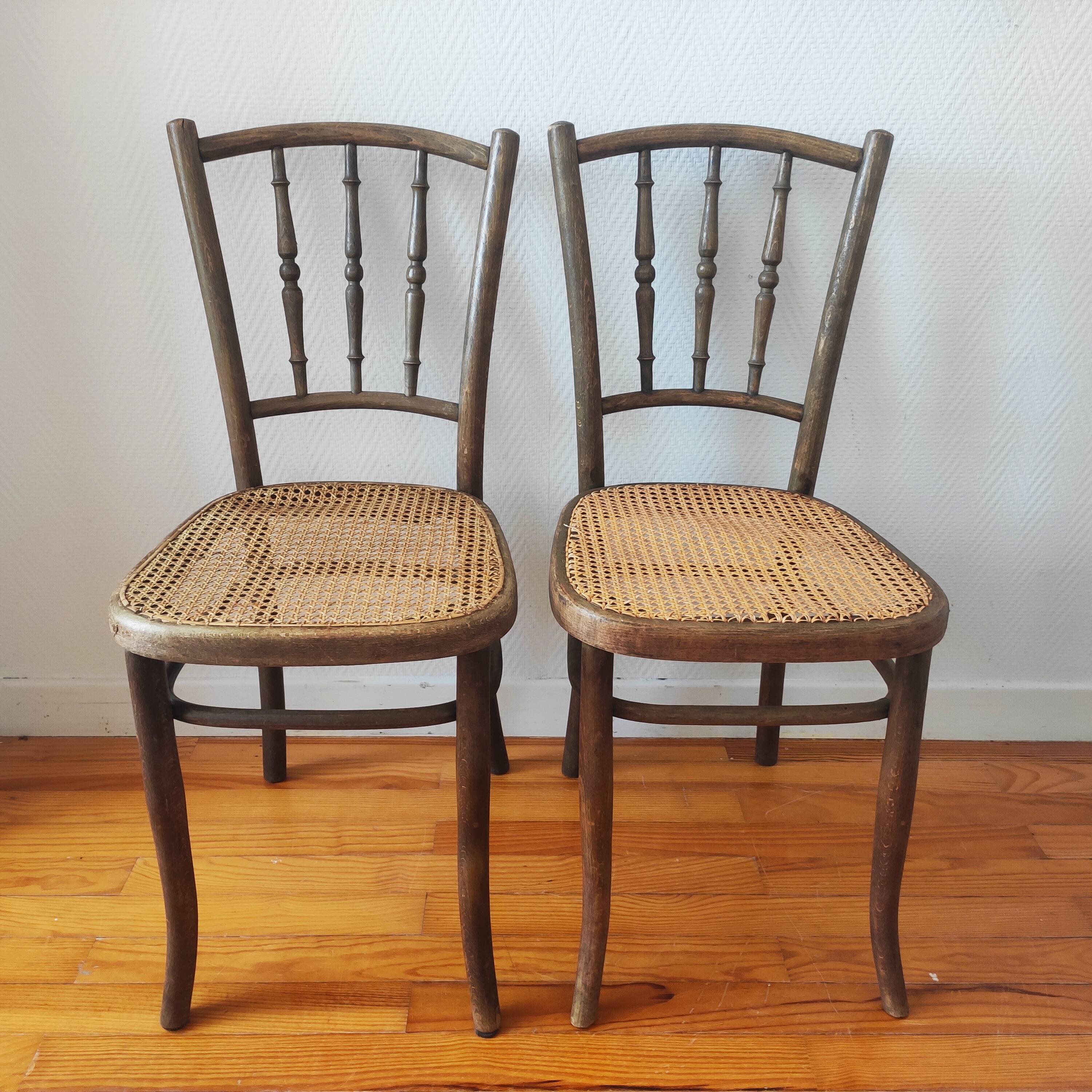 4 chaises de bistrot anciennes dépareillées bois et cannage
