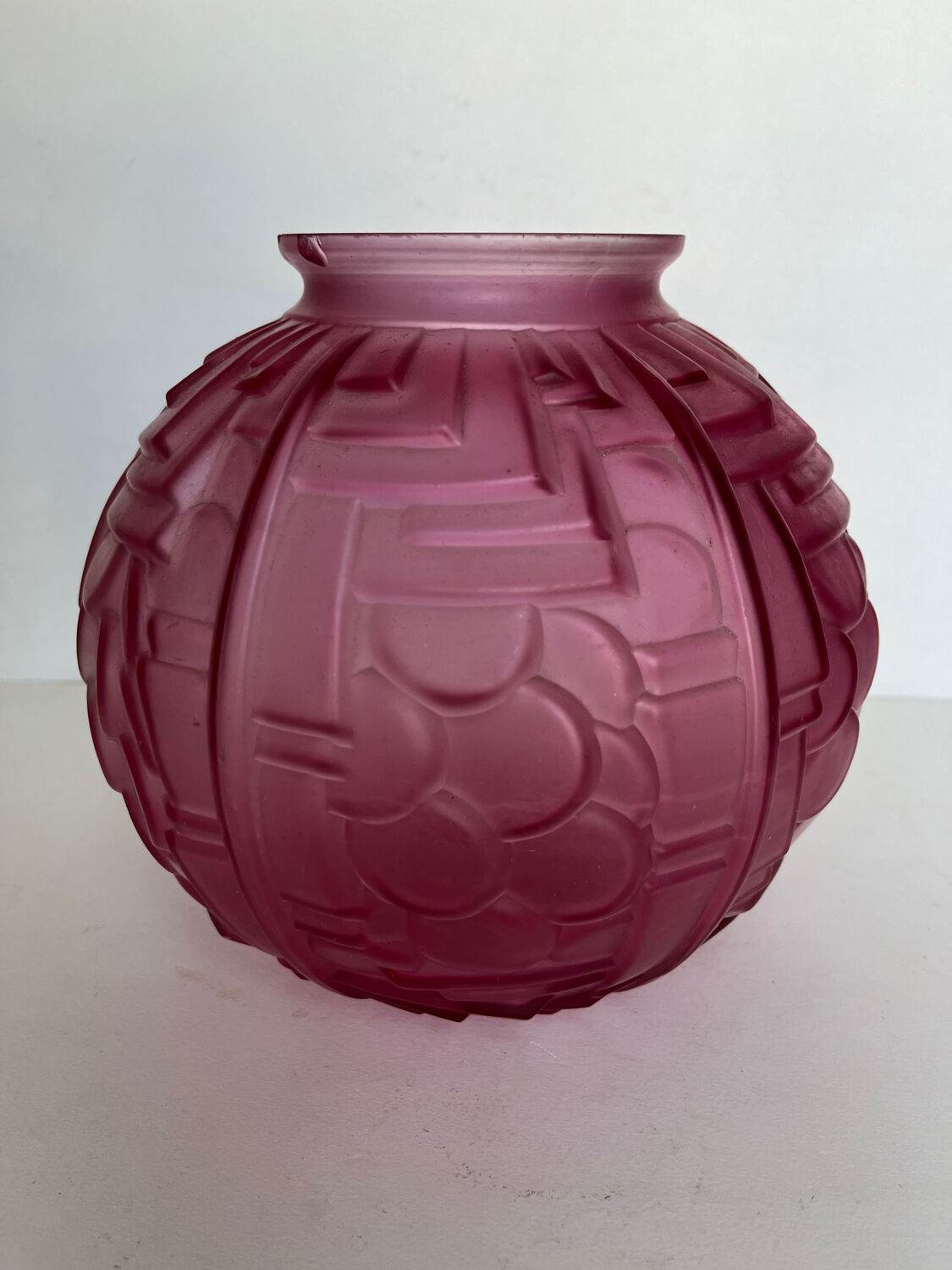 Art Deco ball vase in pink glass