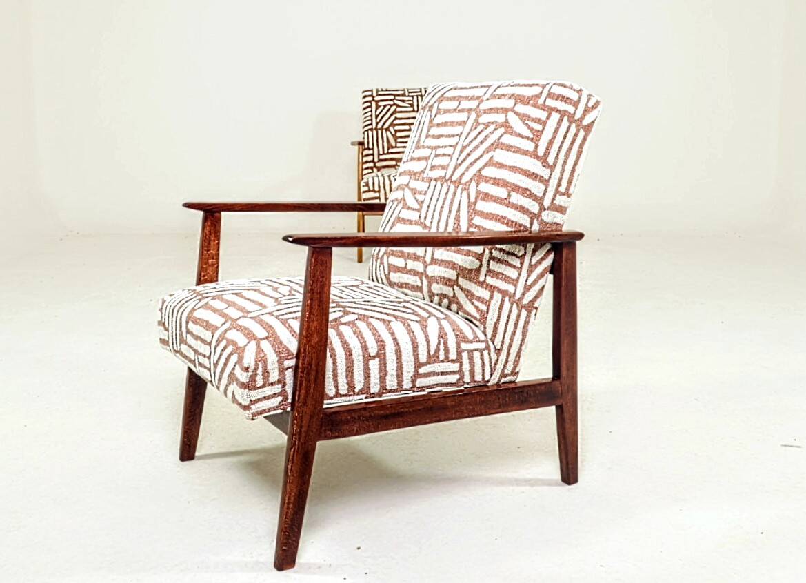 Vintage armchair in solid beech and ethnic jacquard from the 1970s.
