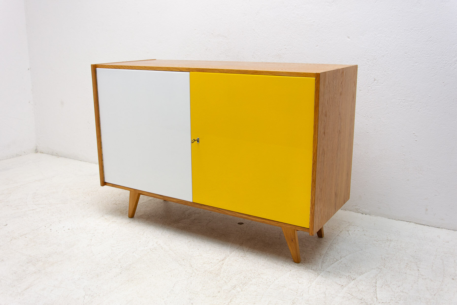 Fully restored mid century sideboard U-450 by Jiří Jiroutek, 1960´s, Czechoslovakia