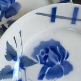 Lot of 7 dinner plates with the blue floral decoration pottery of Longchamp