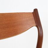 Chaise en teck Ærthøj Jensen & Mølholm entièrement restaurée avec un revêtement en feutre de laine / Design danois moderne du milieu du siècle / Années 1960