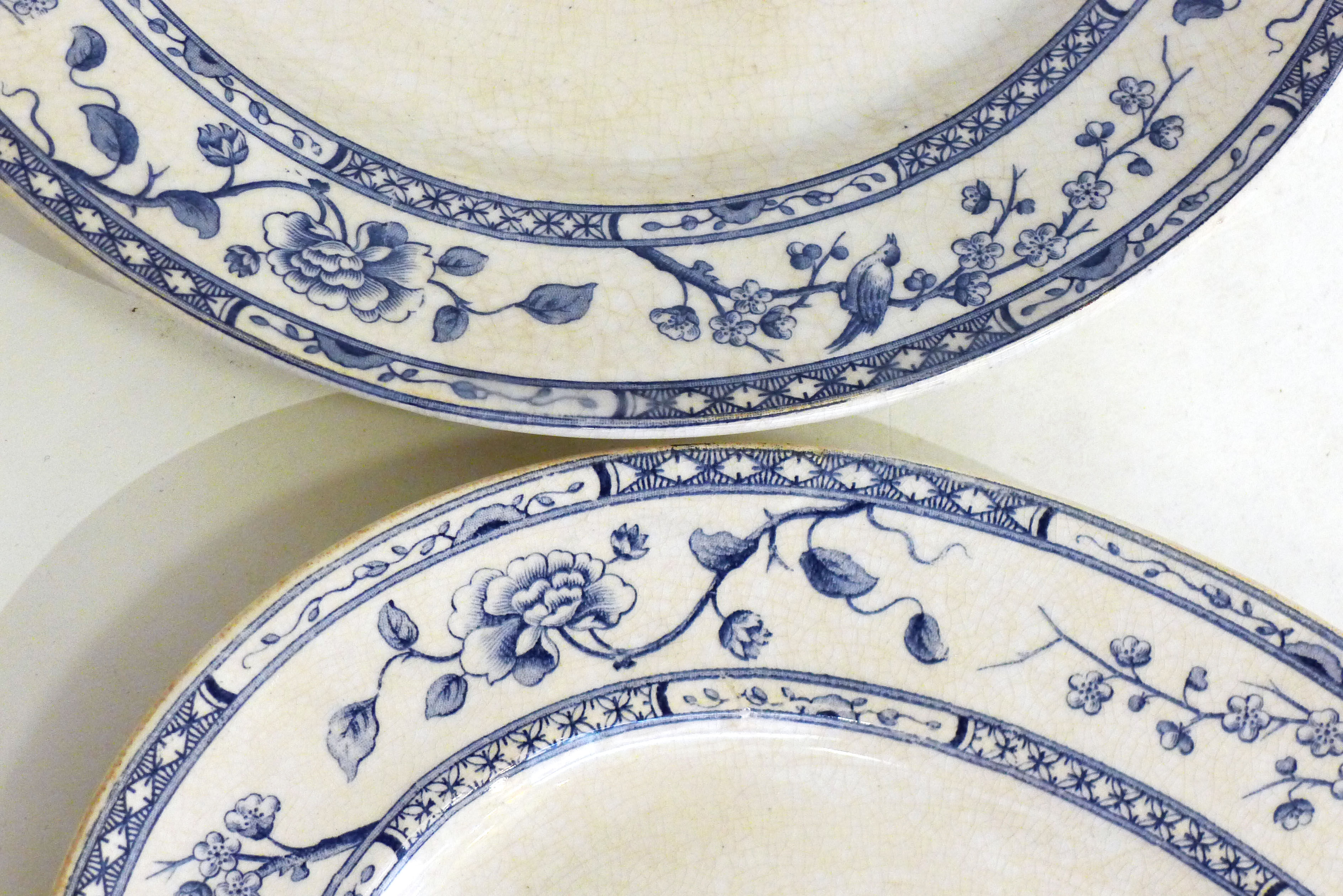 Paire de plats Creil & Montereau
