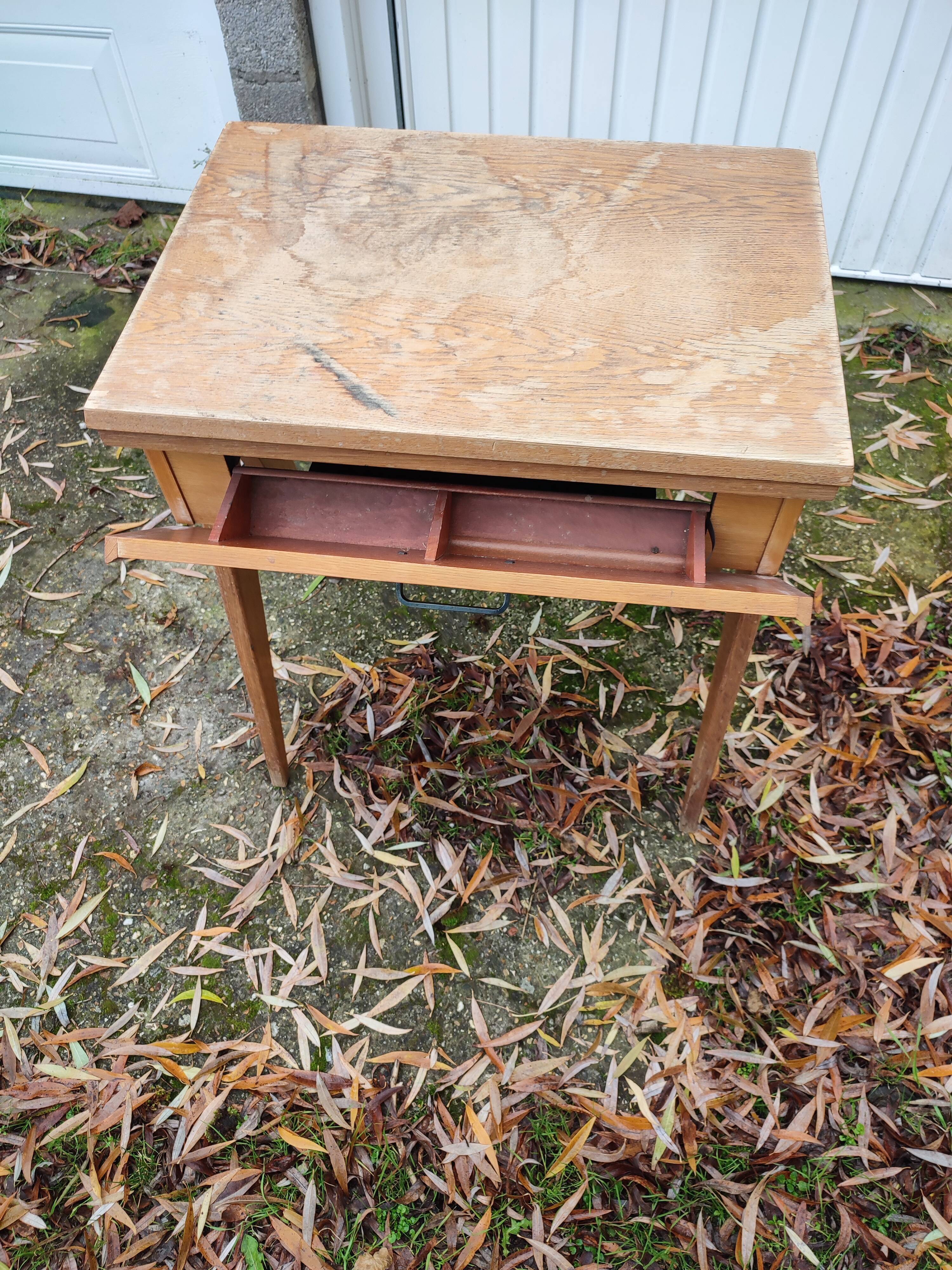 Sewing desk foot compass machine singer