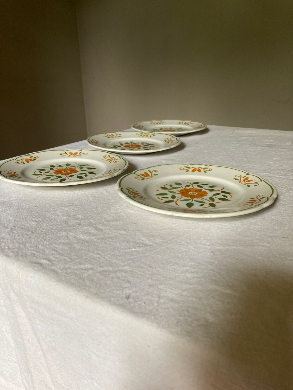 Set of 4 desert plates