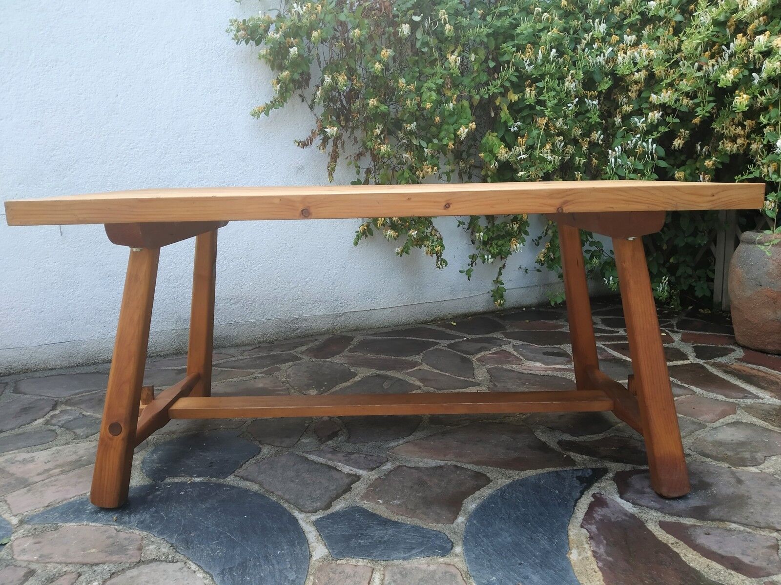 Table chalet feet compass