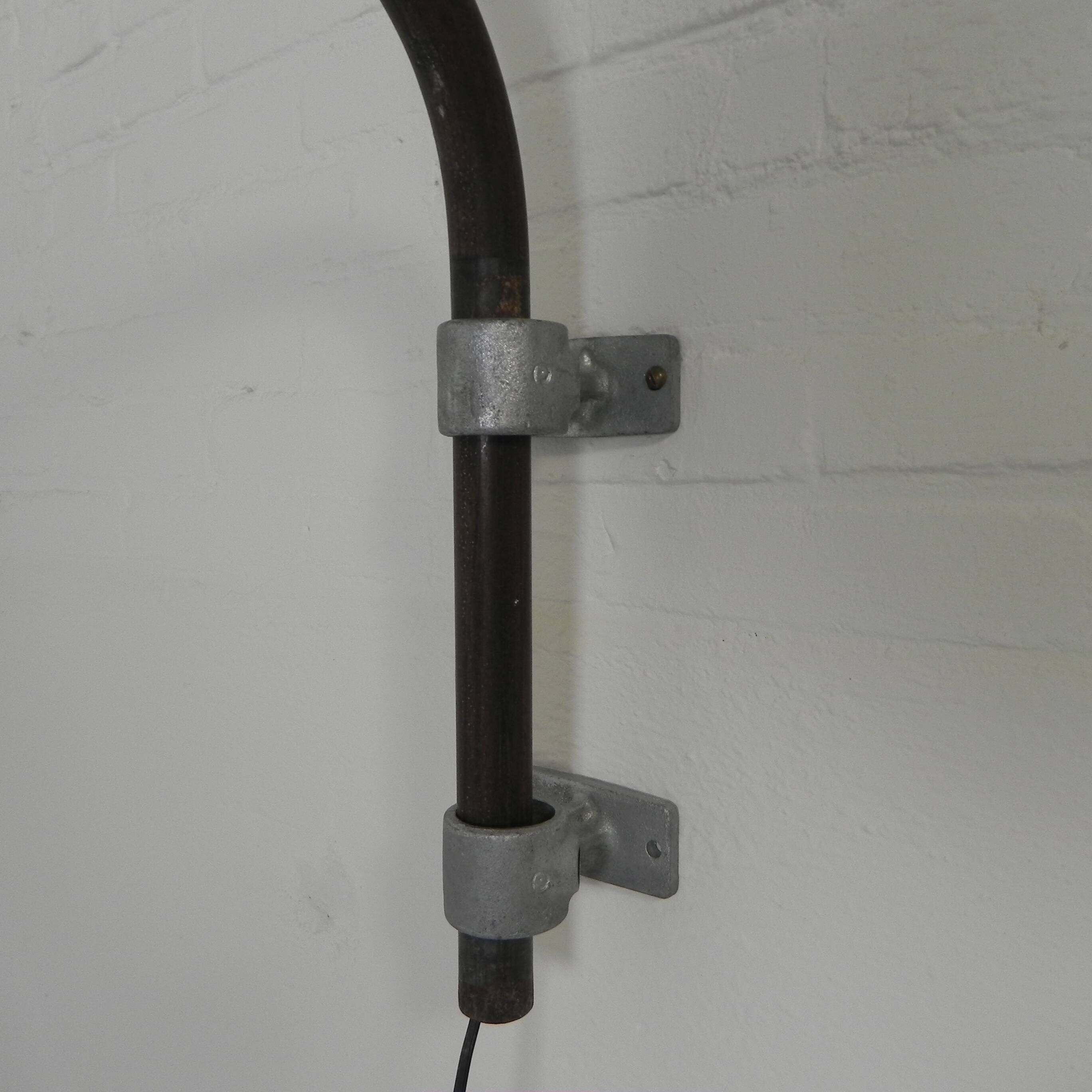 Industrial street lamp with aluminum shade