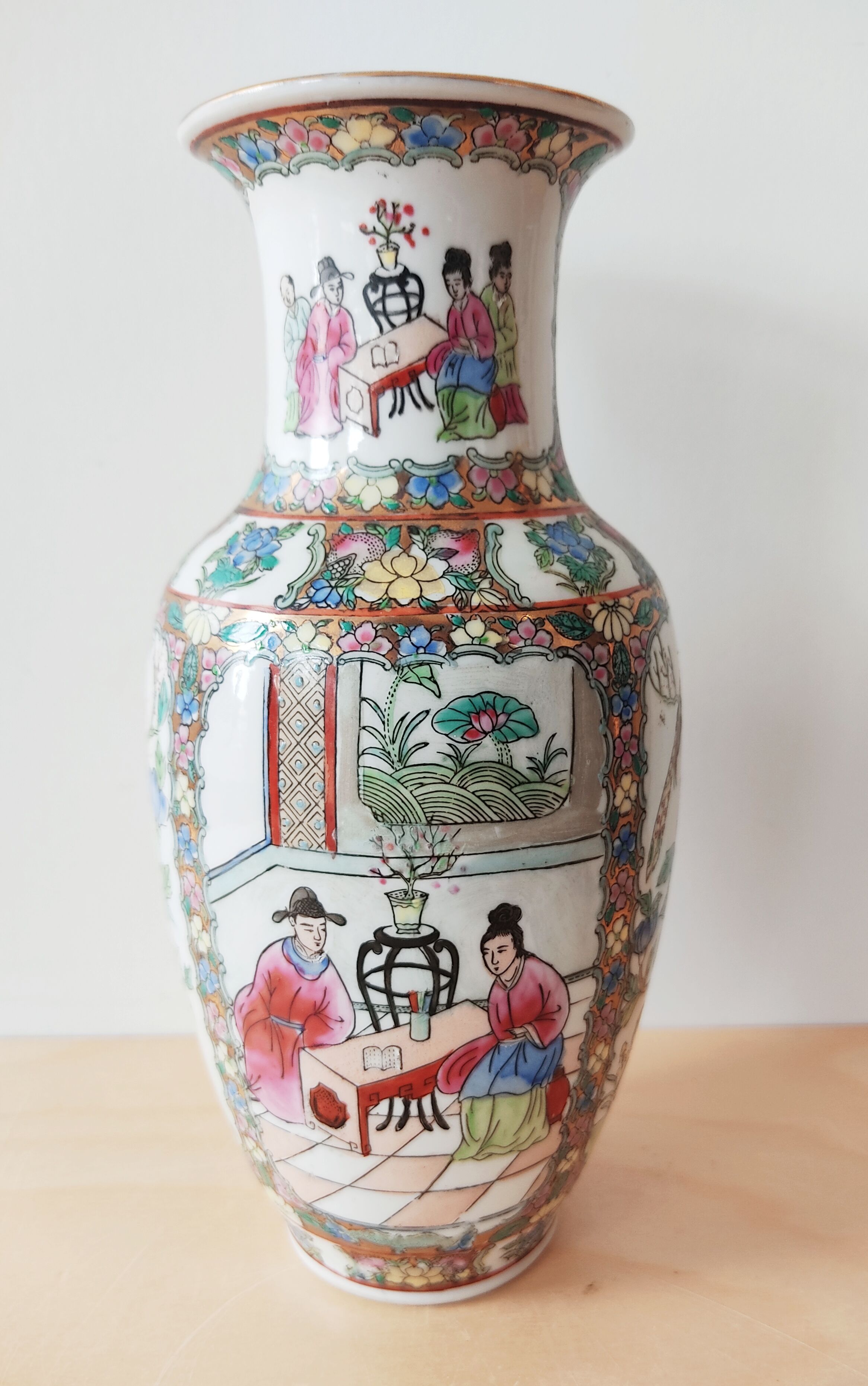 Porcelain vase china canton style