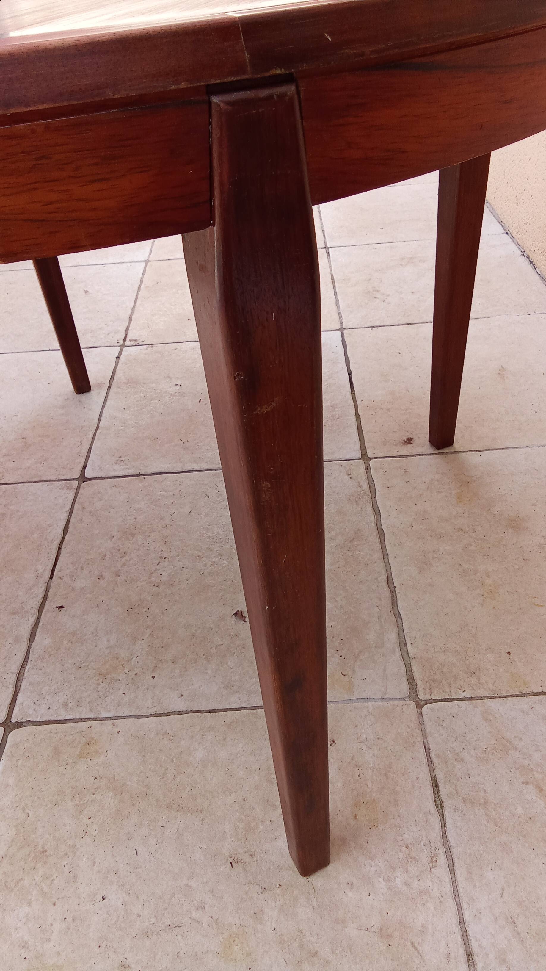 Round table in vintage Rio rosewood