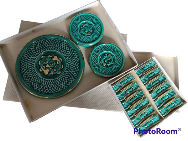 Dessous de plat, dessous de bouteille et porte-couteaux en céramique verte