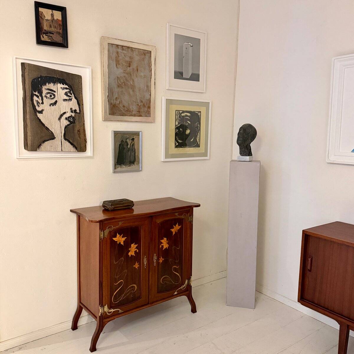 Art Nouveau Vertico Dresser with Flower Marquetry, France, 1905