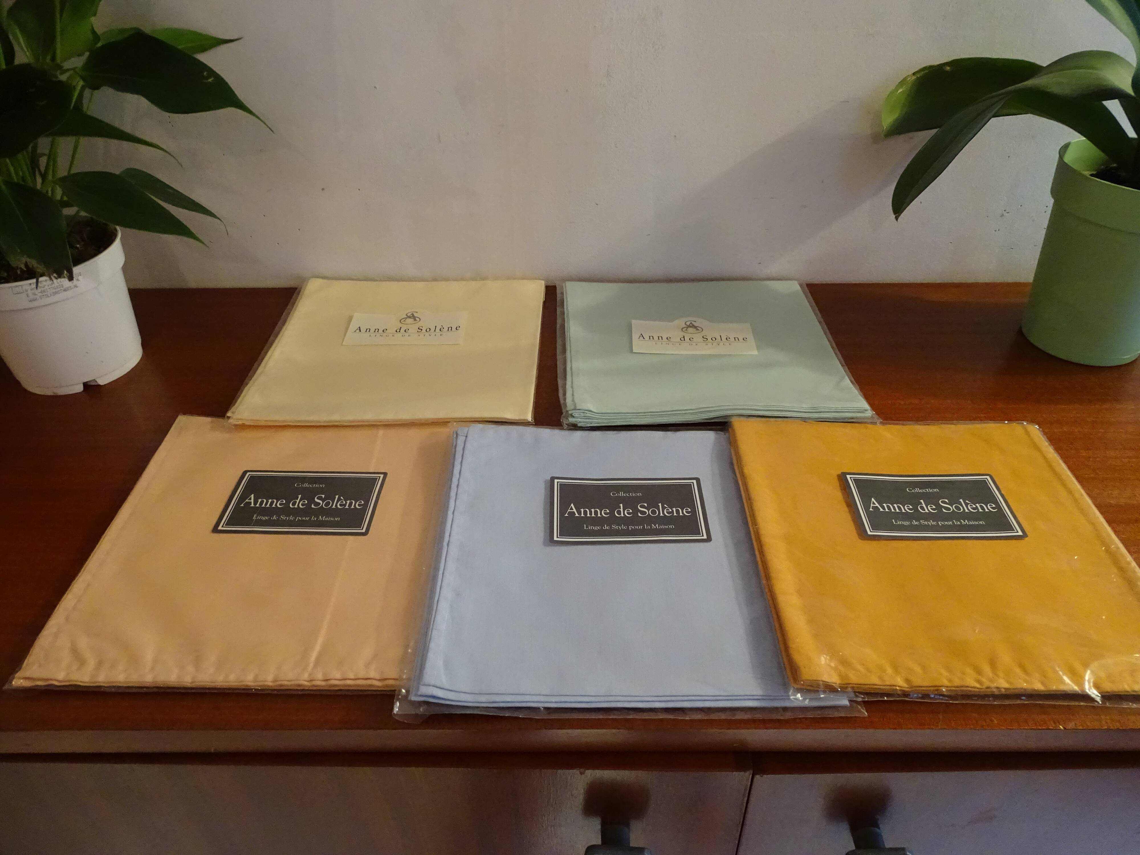 10 napkins Anne de Solène different colors 43 x 43 cm