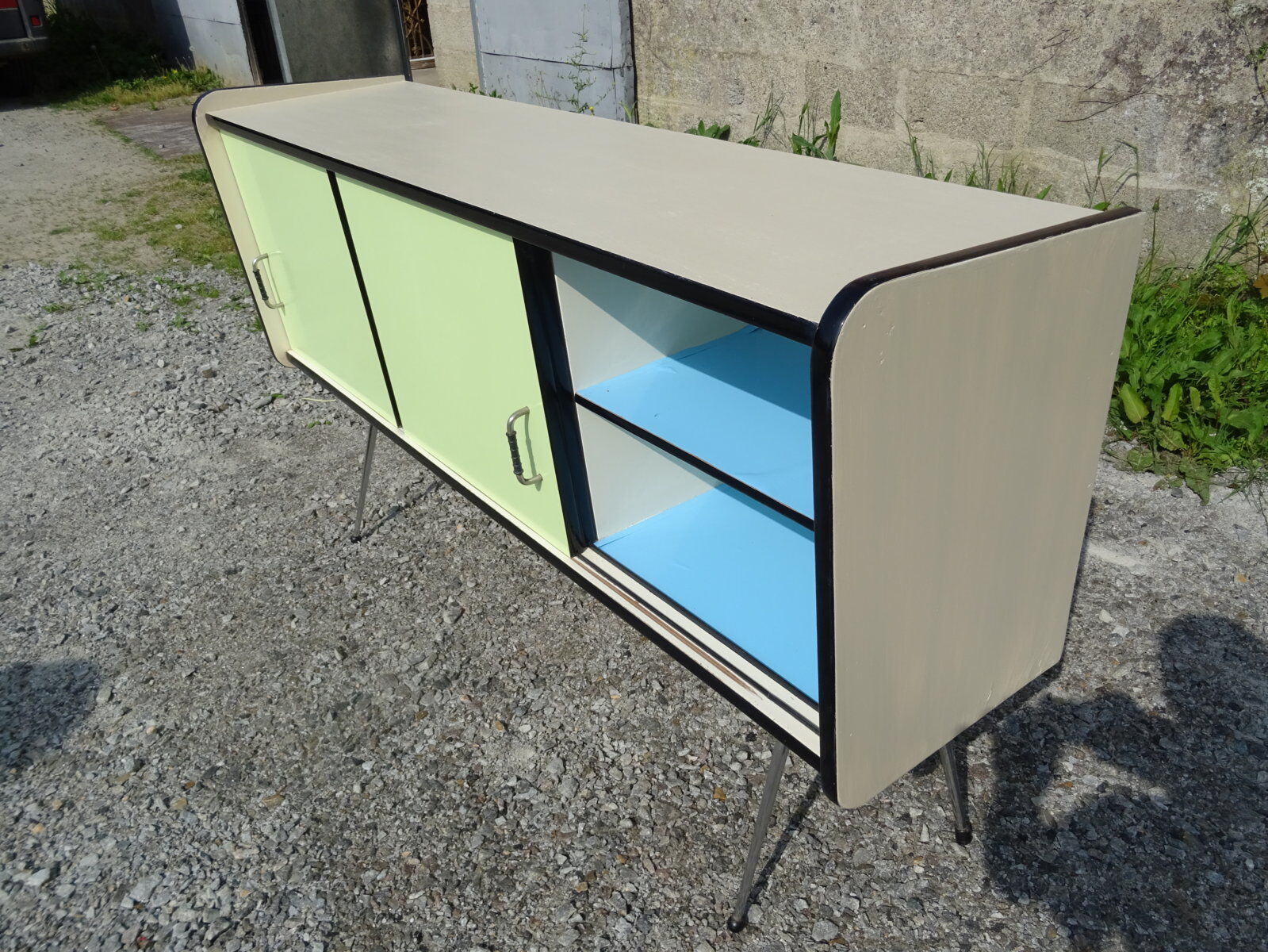 Enfilade formica sliding doors