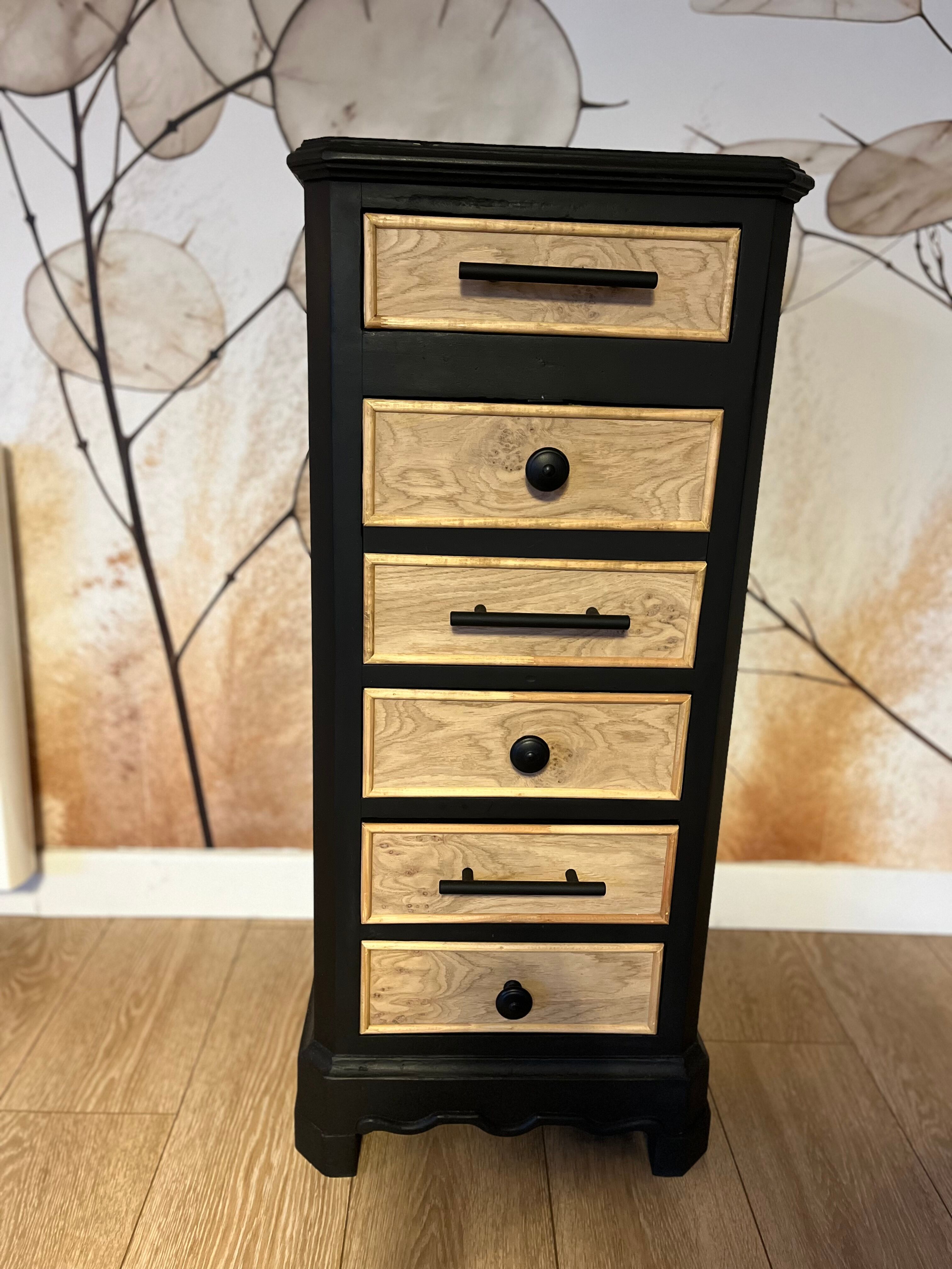 Chiffonier