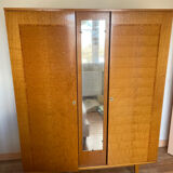 Scandinavian wardrobe with 2 doors and 1 mirror from the 1970s.
