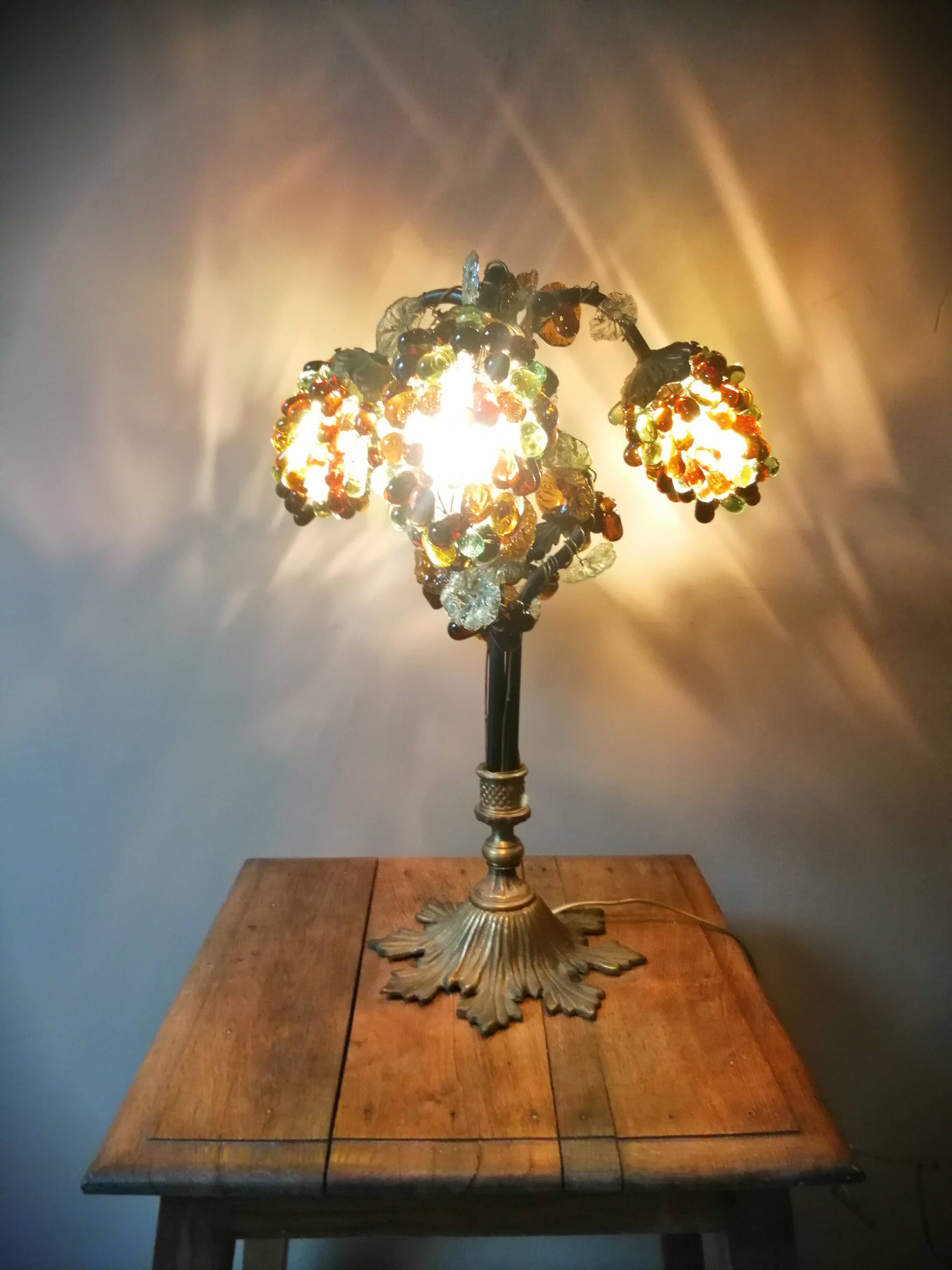 Art deco lamp, bunches of grapes in Murano glass, bronze base