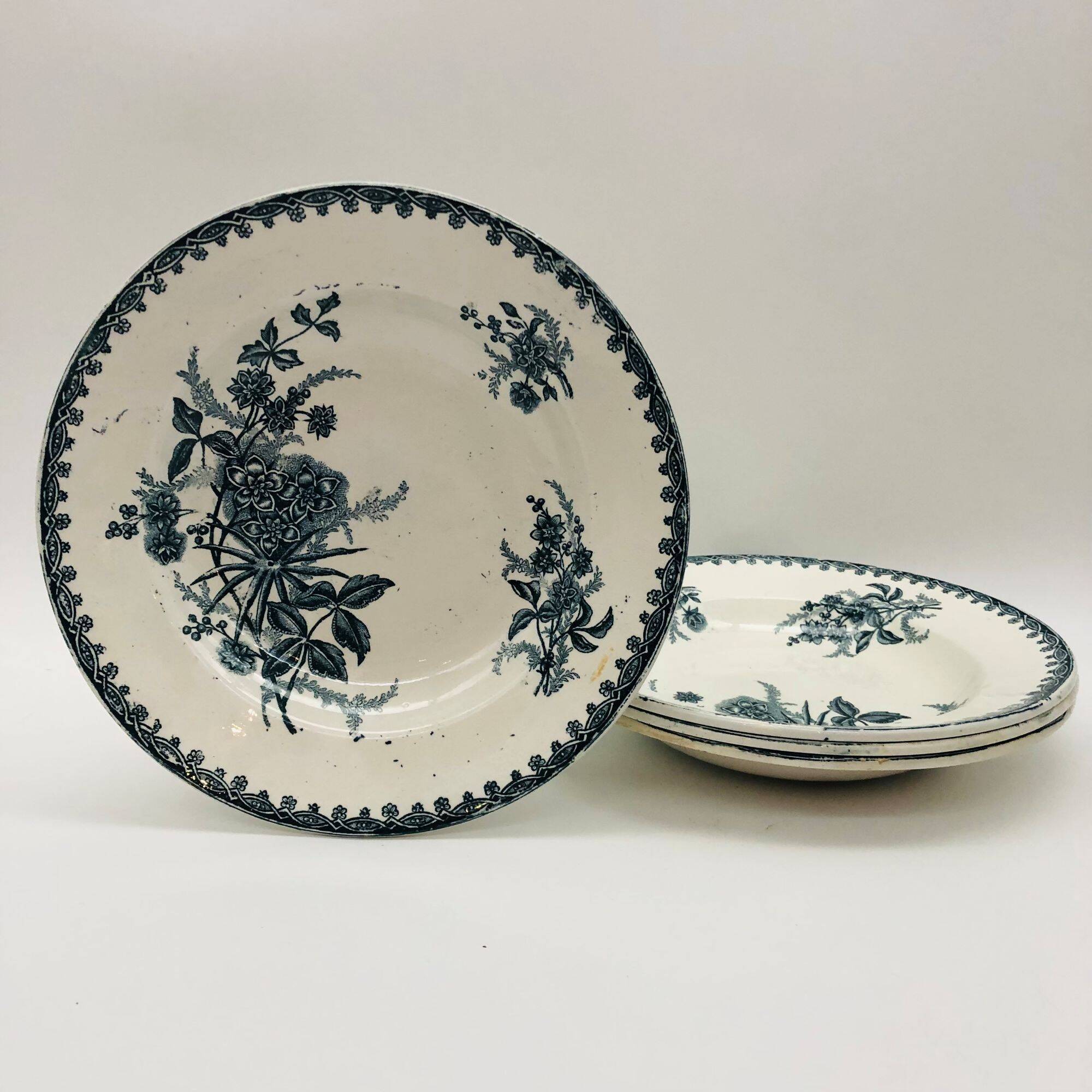 4 deep plates "St-Amandinoise" Model "Margot"