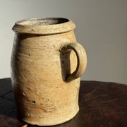 Pot ovale en grès mat beige, 1 anse